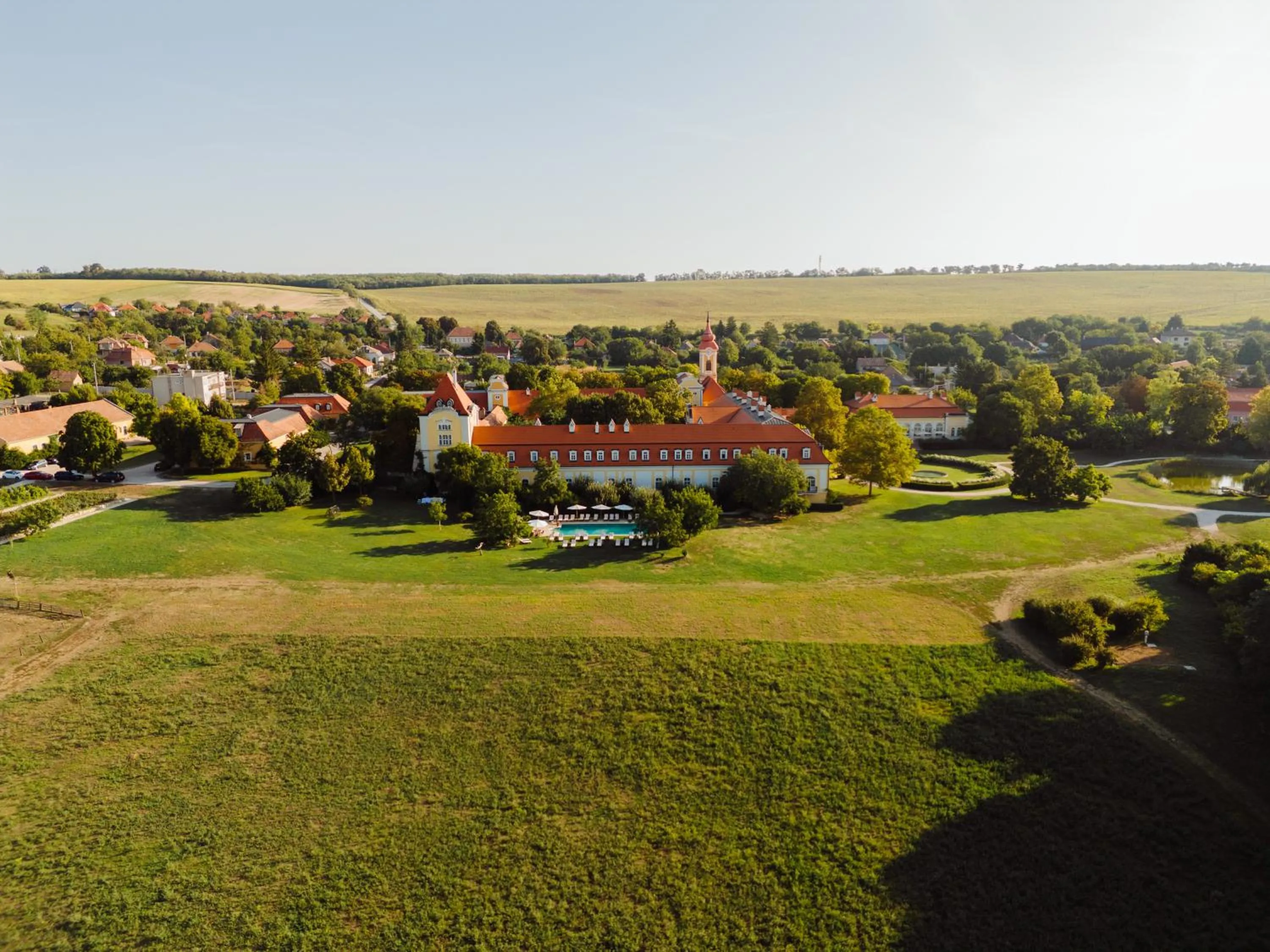Property building in Hotel Château Bela