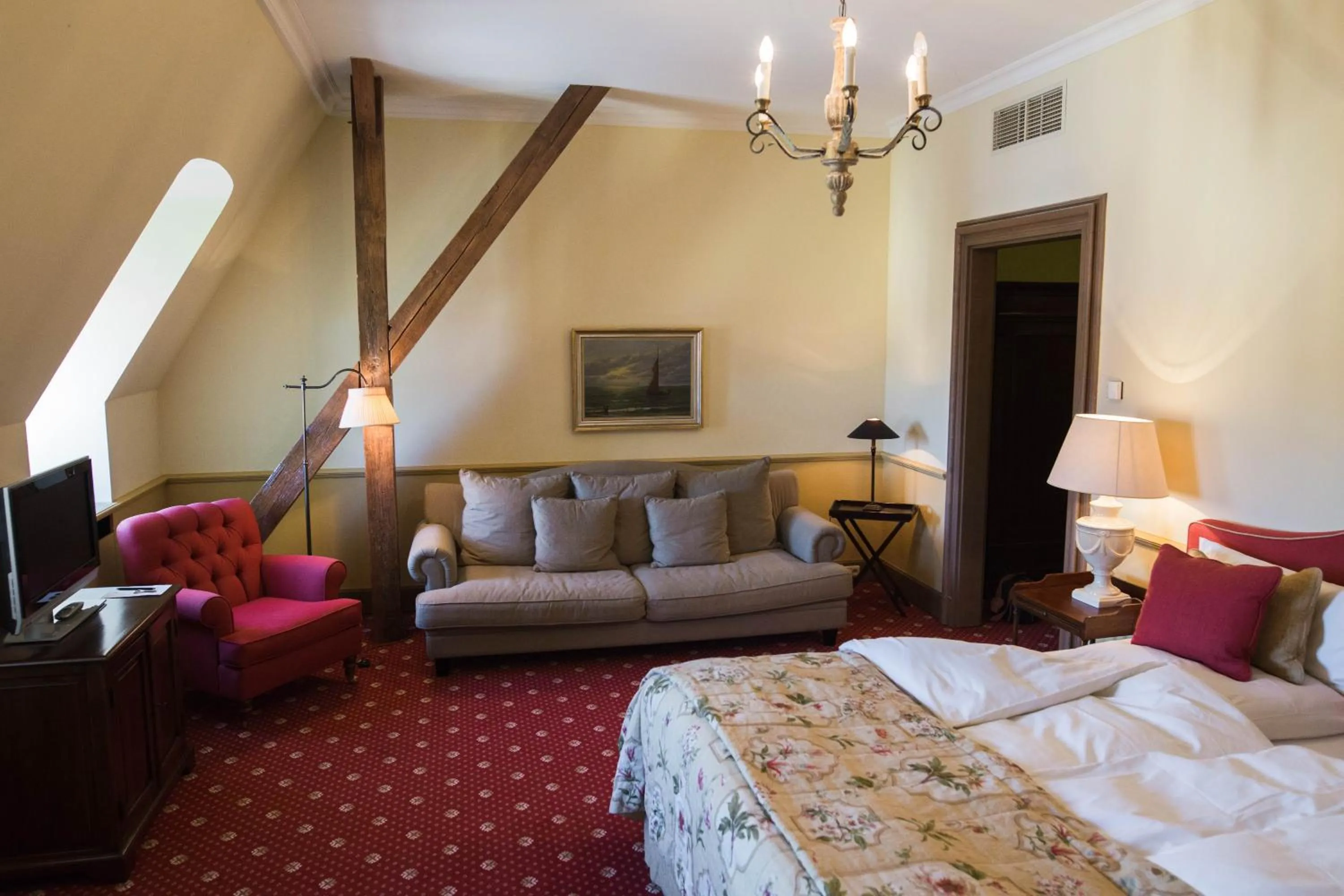 Photo of the whole room, Bed in Hotel Château Bela