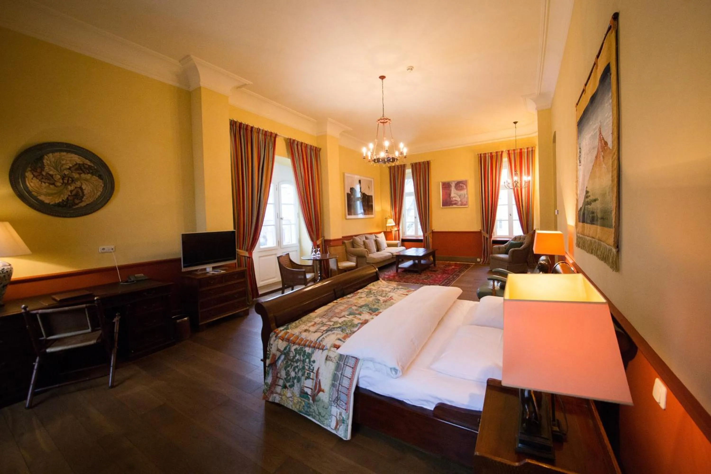 Photo of the whole room, Bed in Hotel Château Bela