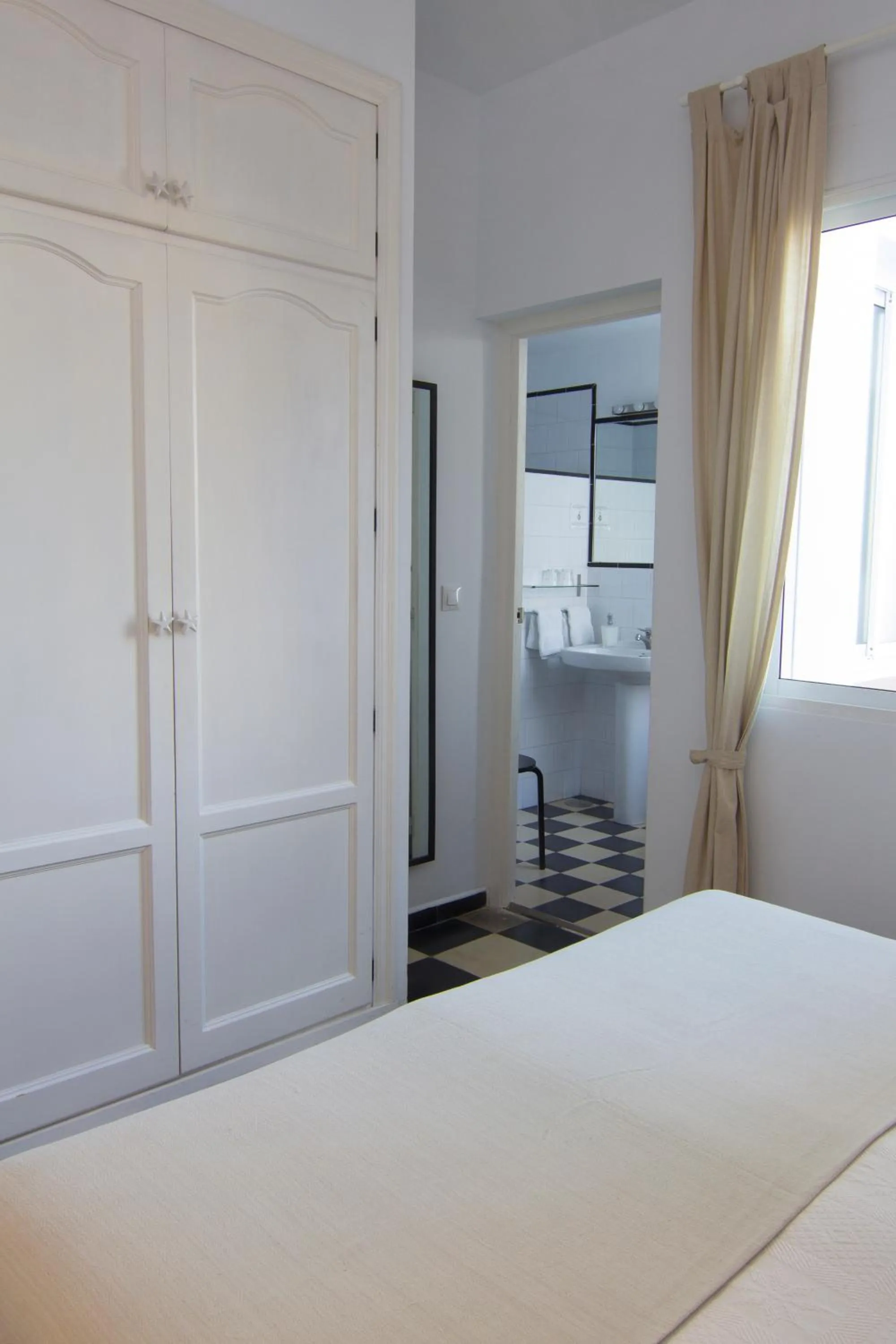 Photo of the whole room, Bed in Hotel Finlandia