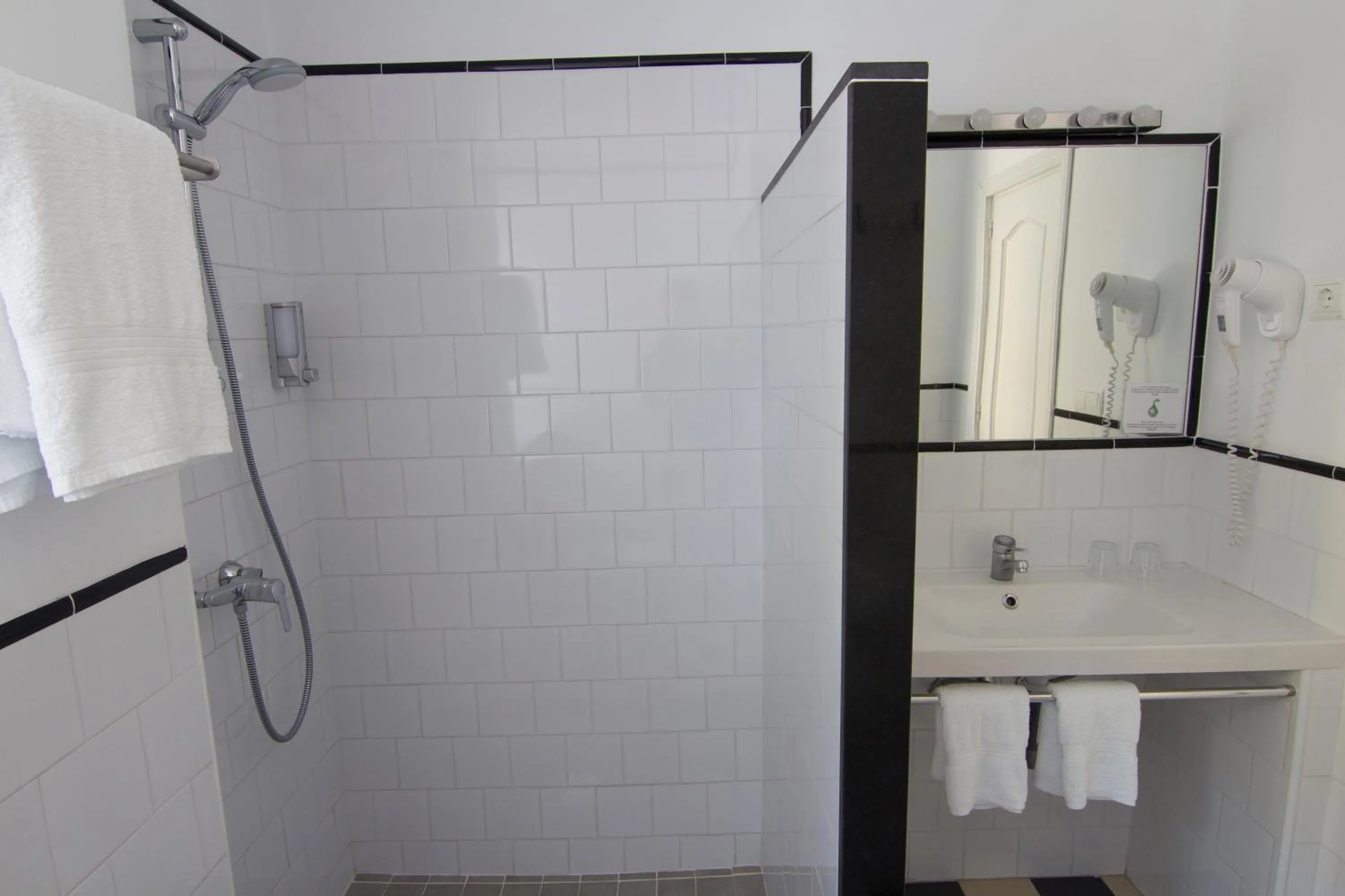 Shower in Hotel Finlandia