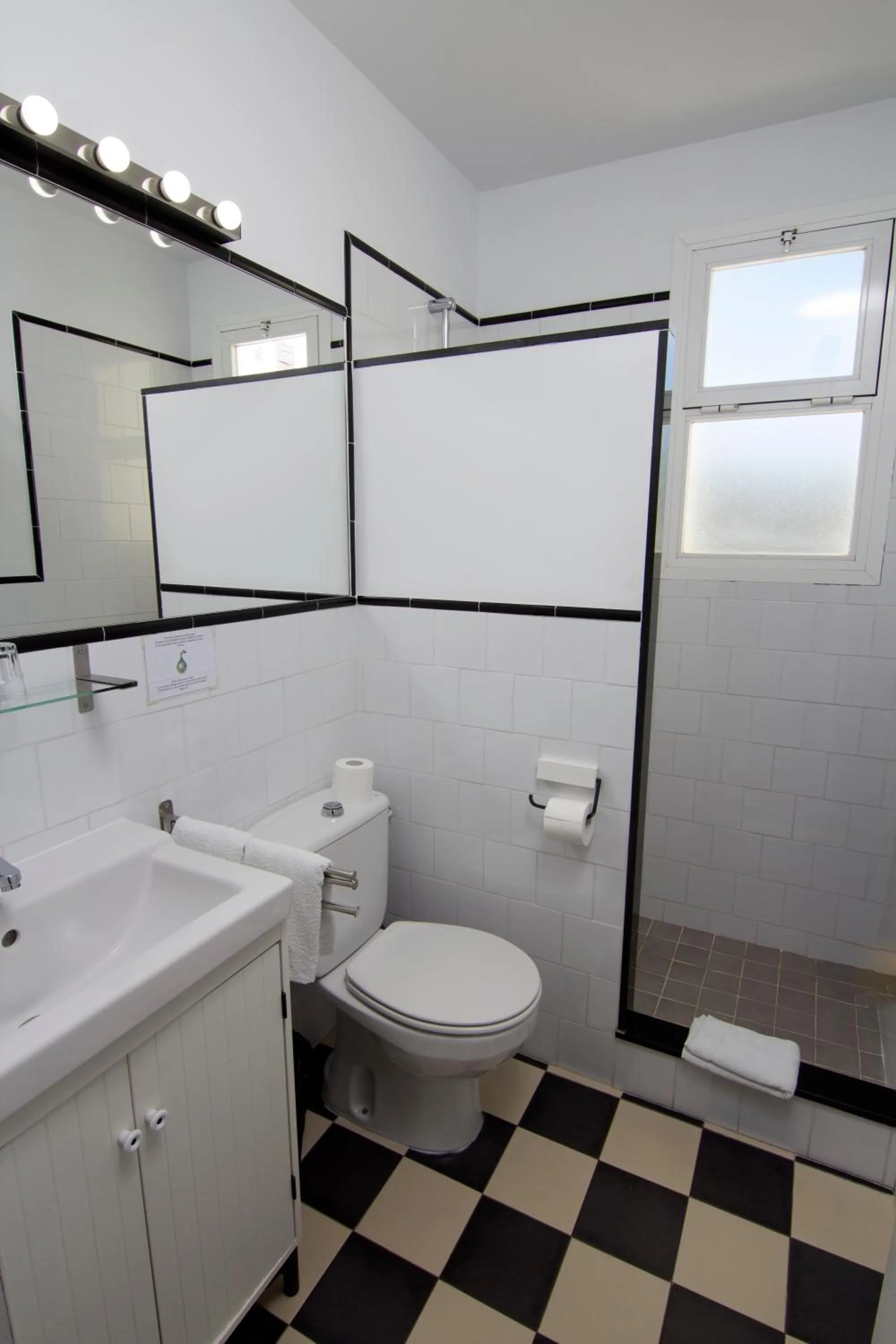 Shower in Hotel Finlandia