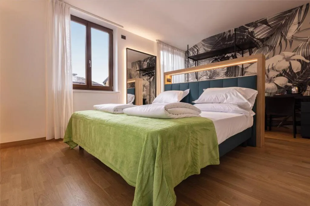 Bed in Hotel Lago Di Garda