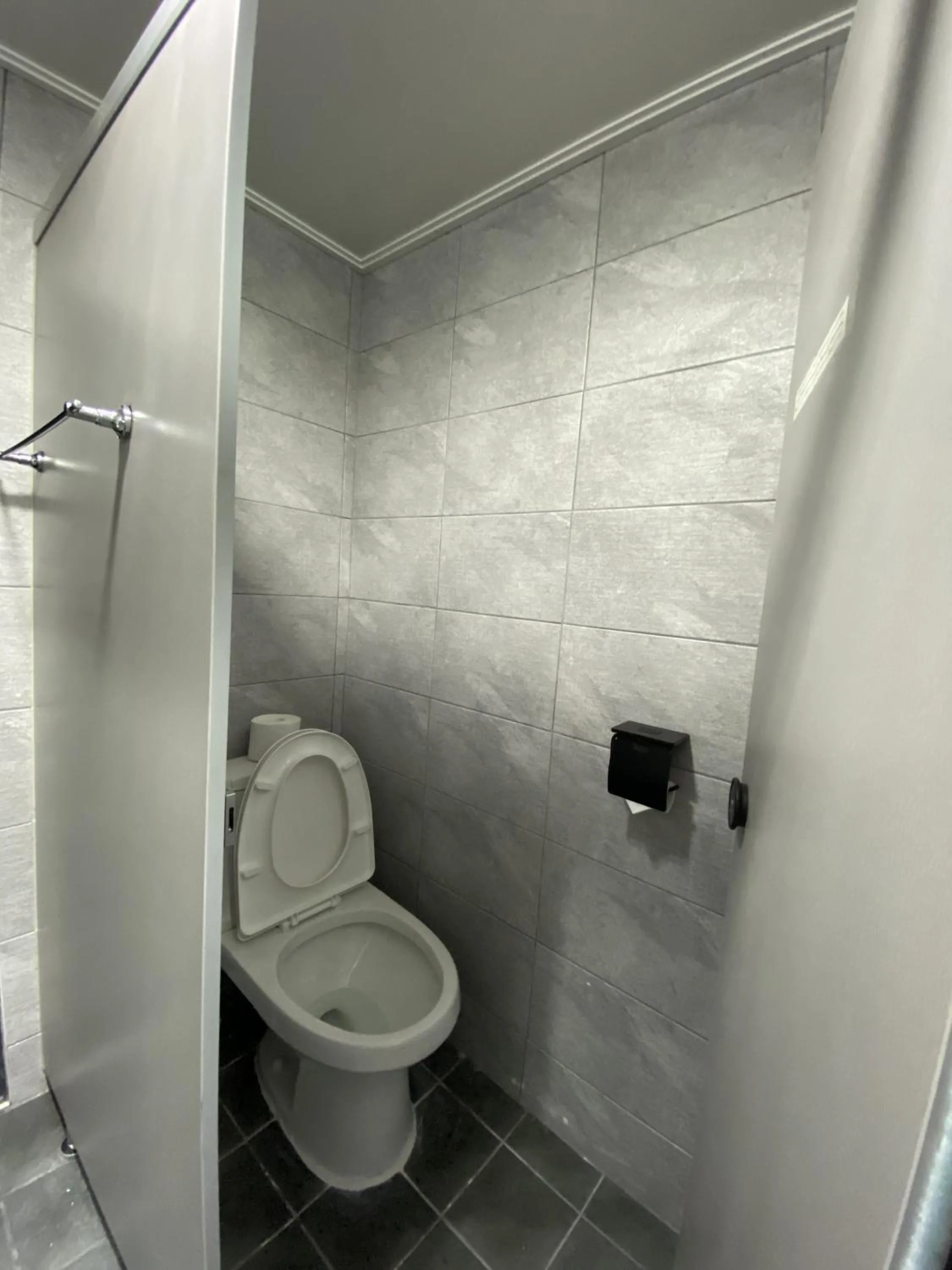 Bathroom in Dante House