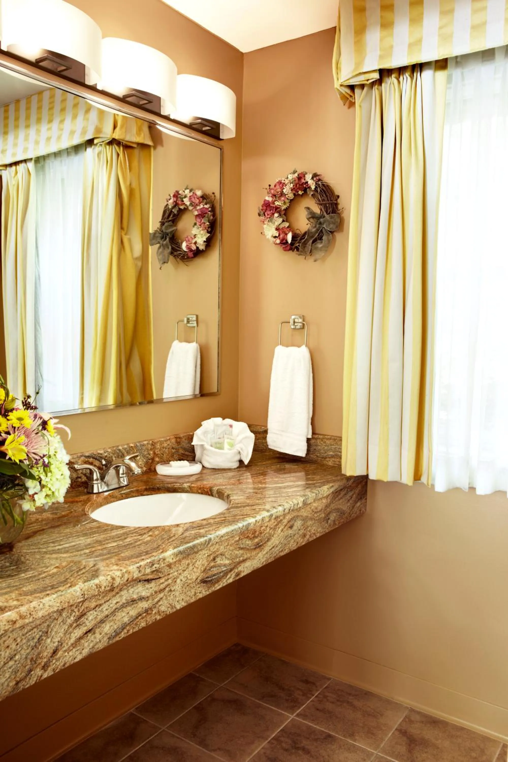 Double Room in The Lodge at Turbat's Creek