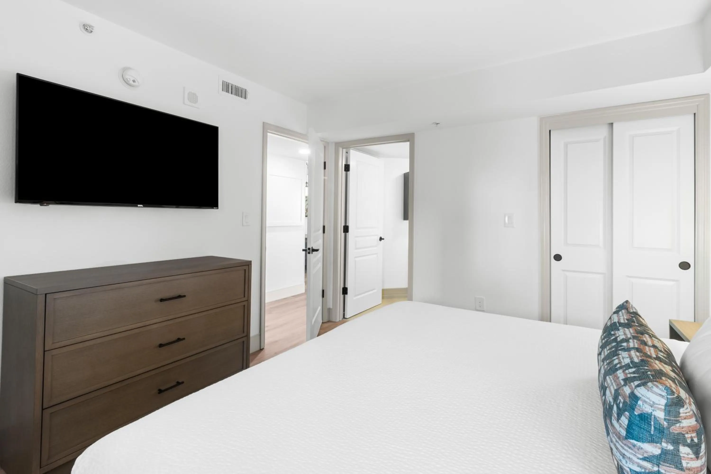 Bedroom, Bed in Ocean Reef Resort