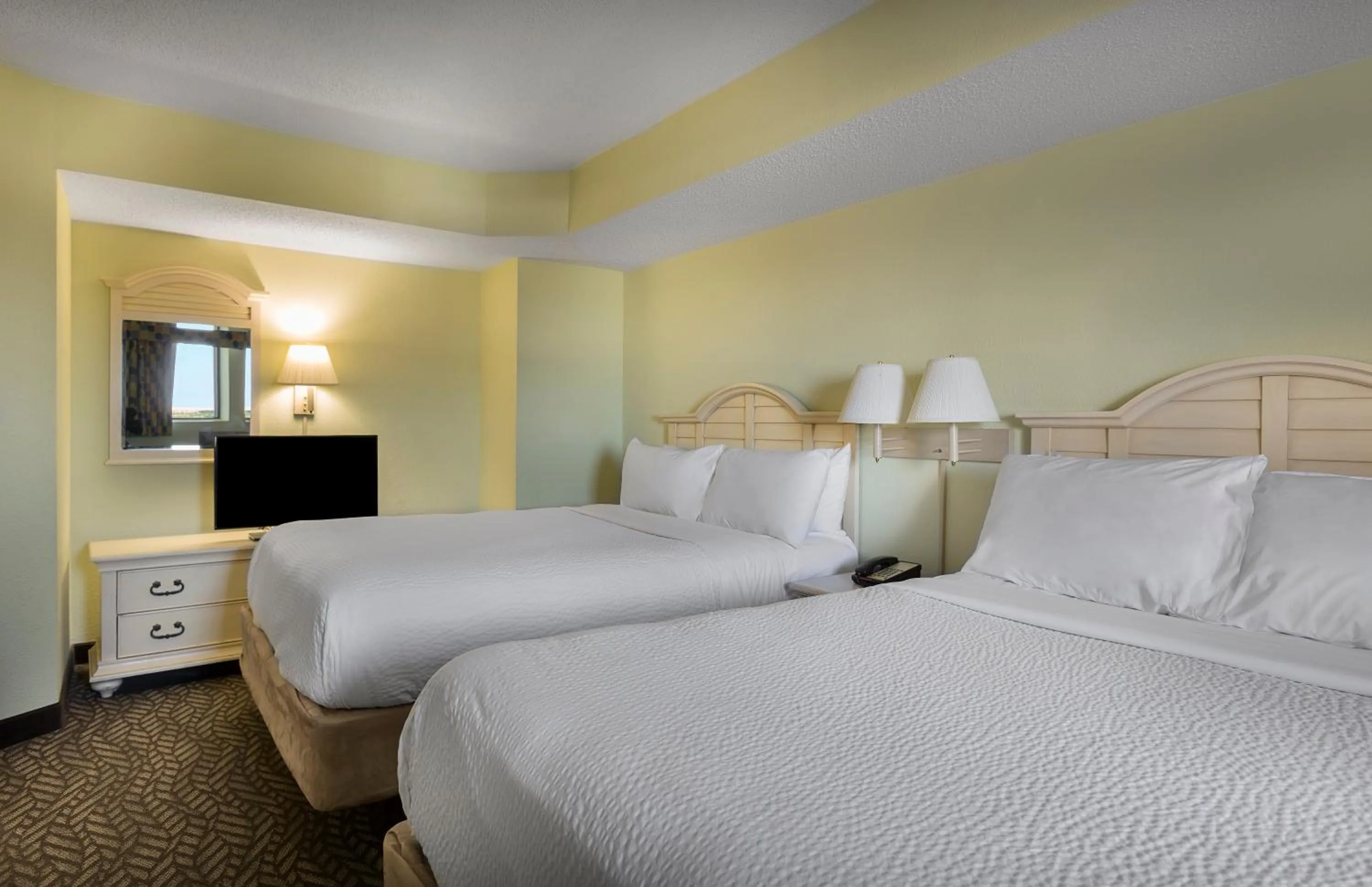 Bedroom, Bed in Ocean Reef Resort