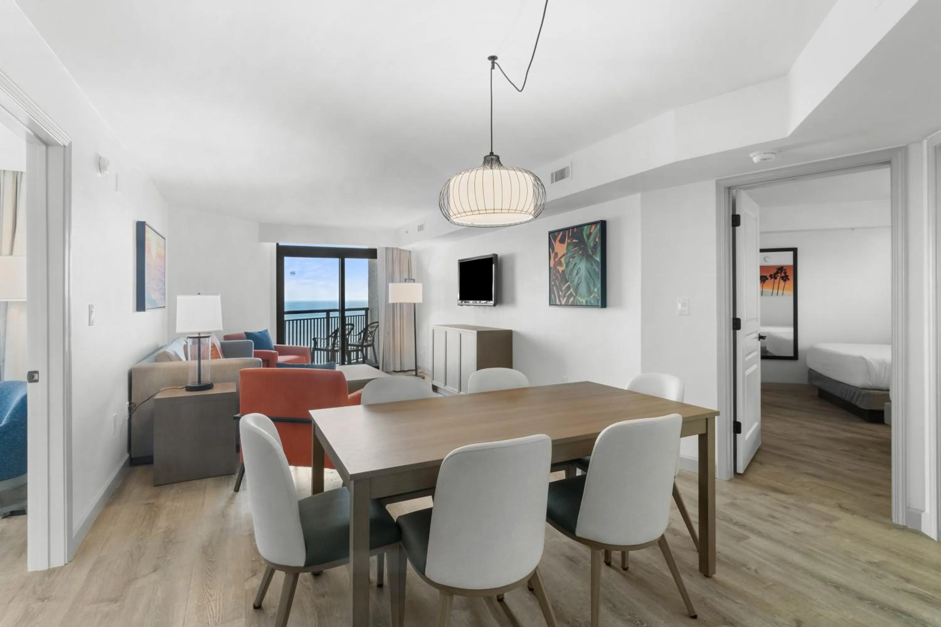 Dining area, Bed in Ocean Reef Resort