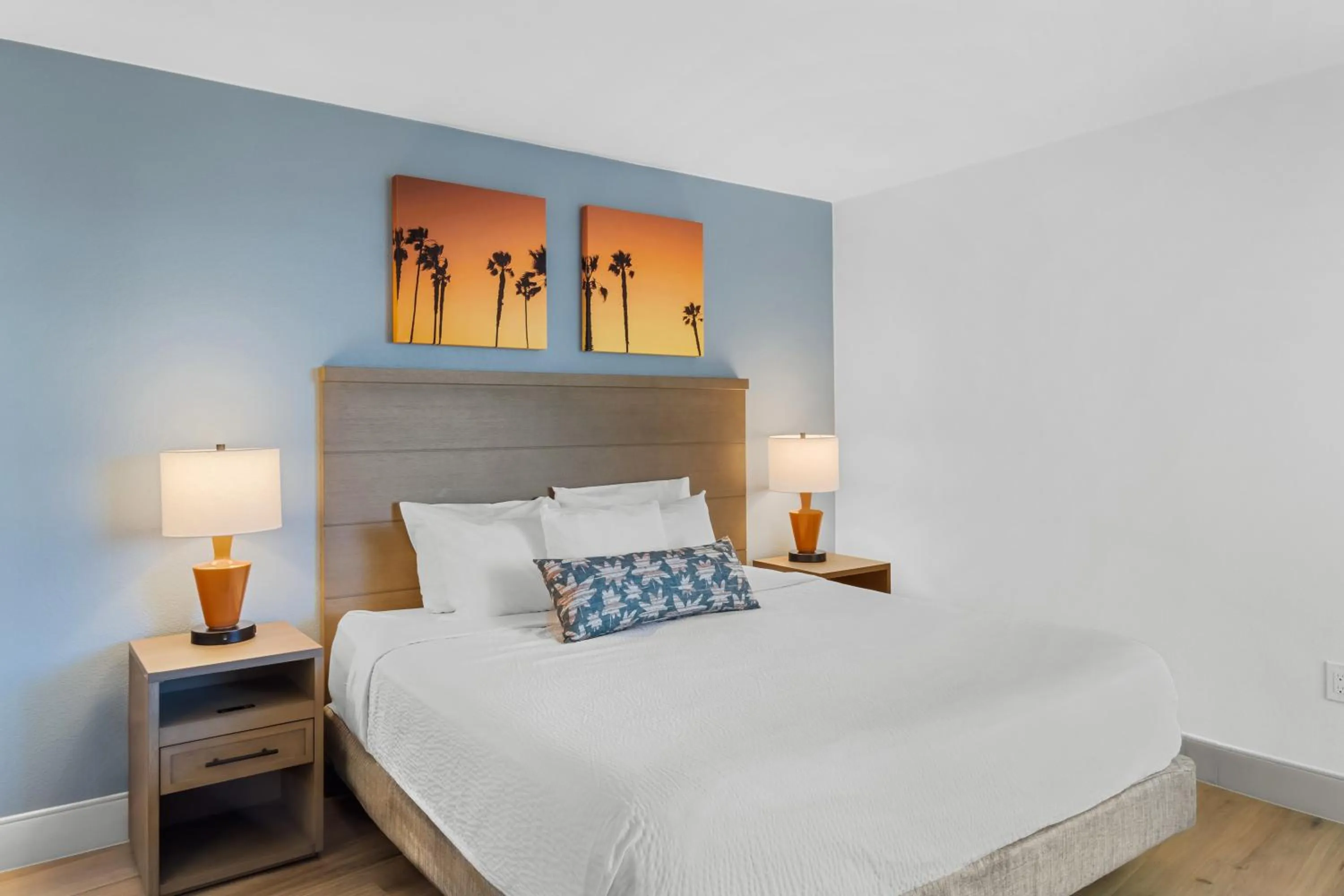 Bedroom, Bed in Ocean Reef Resort