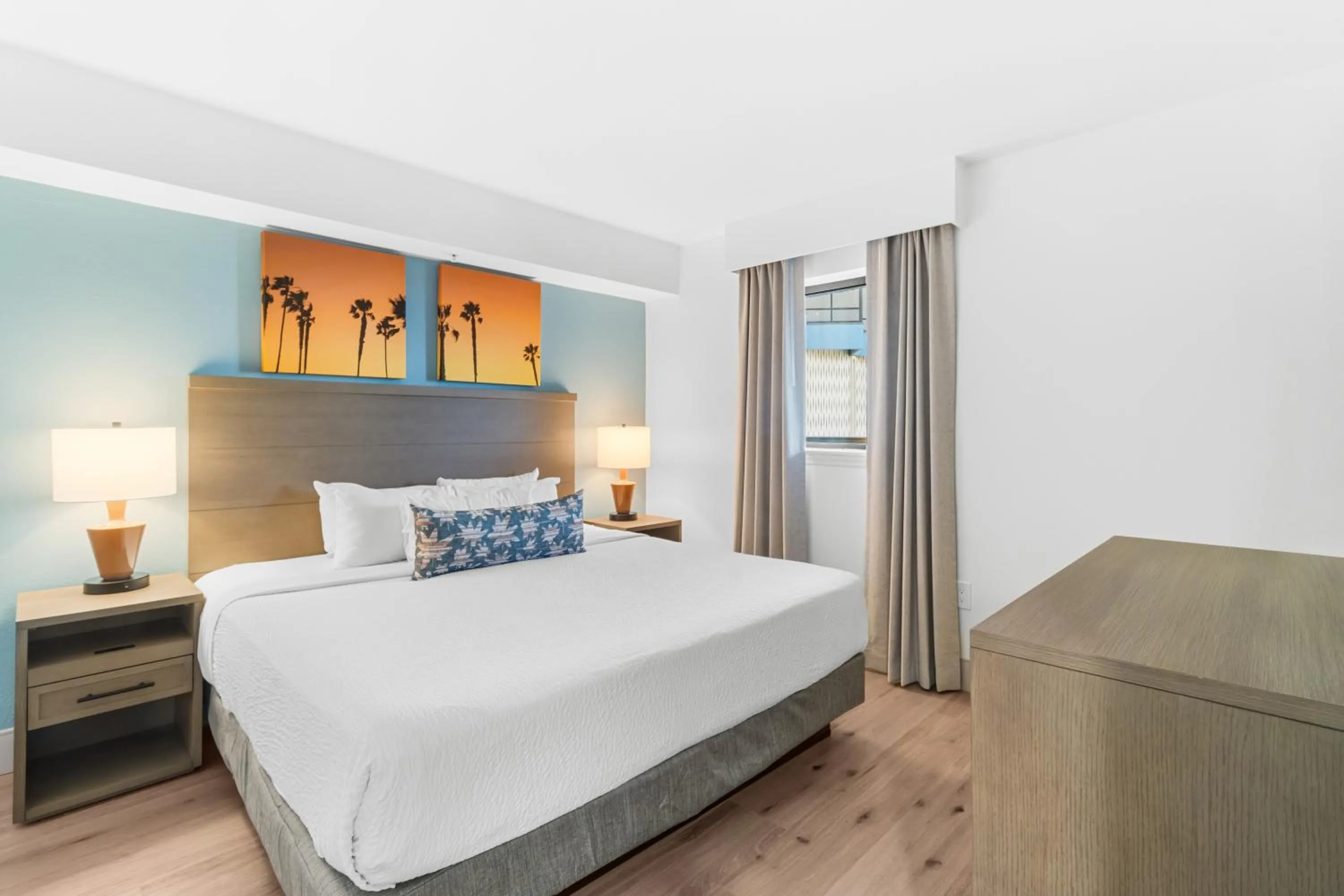 Bedroom, Bed in Ocean Reef Resort