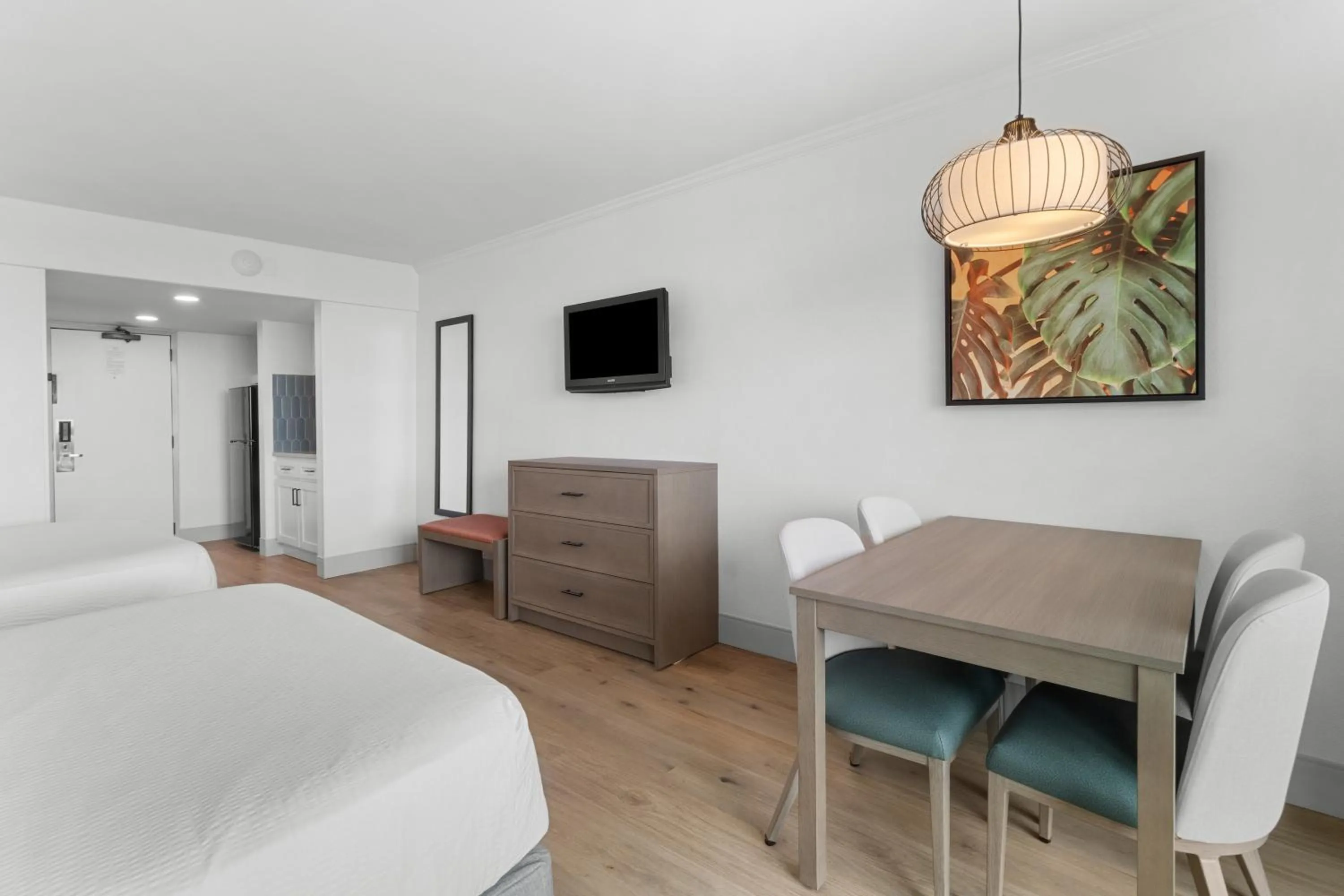 Living room, Bed in Ocean Reef Resort