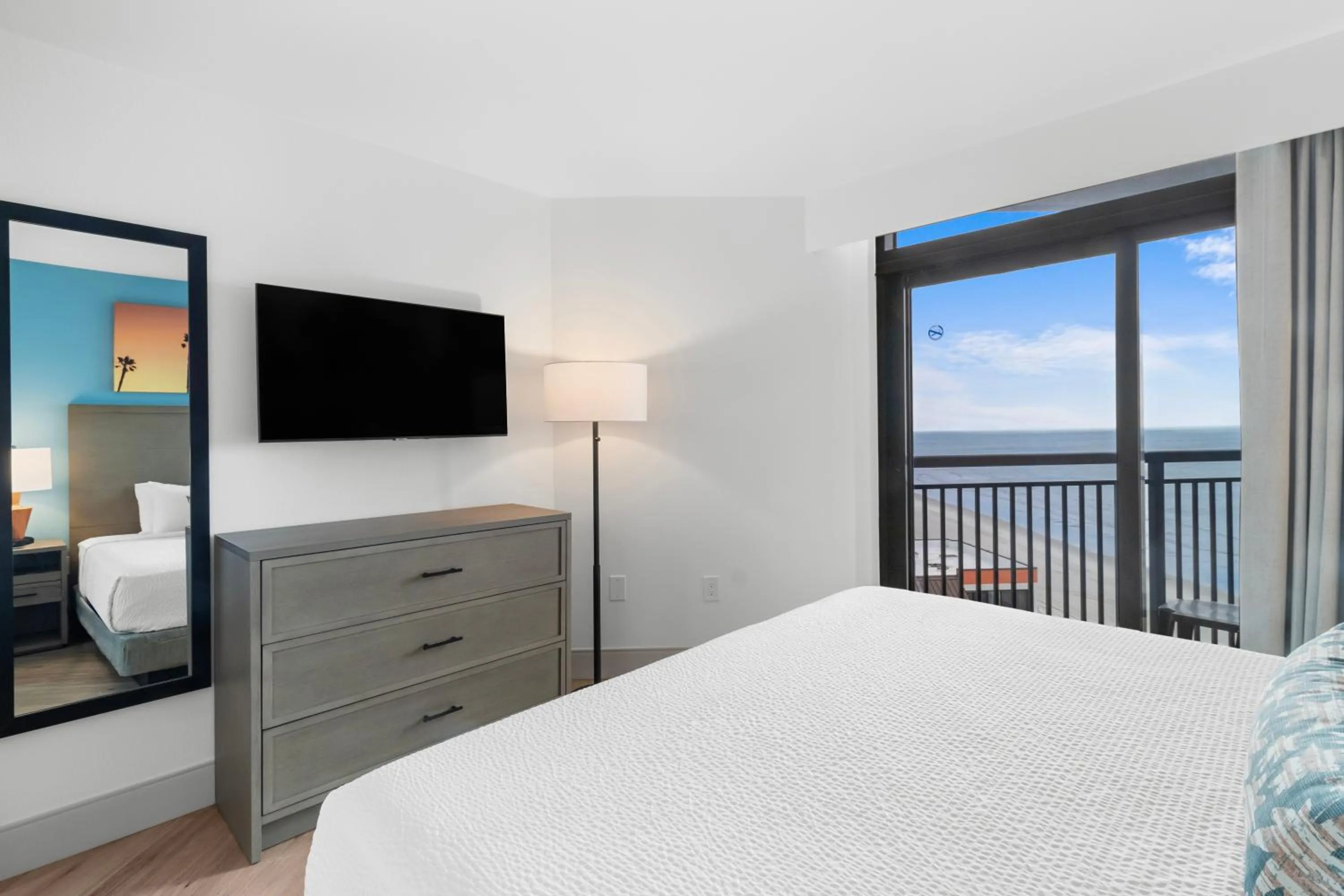 Bedroom, Bed in Ocean Reef Resort