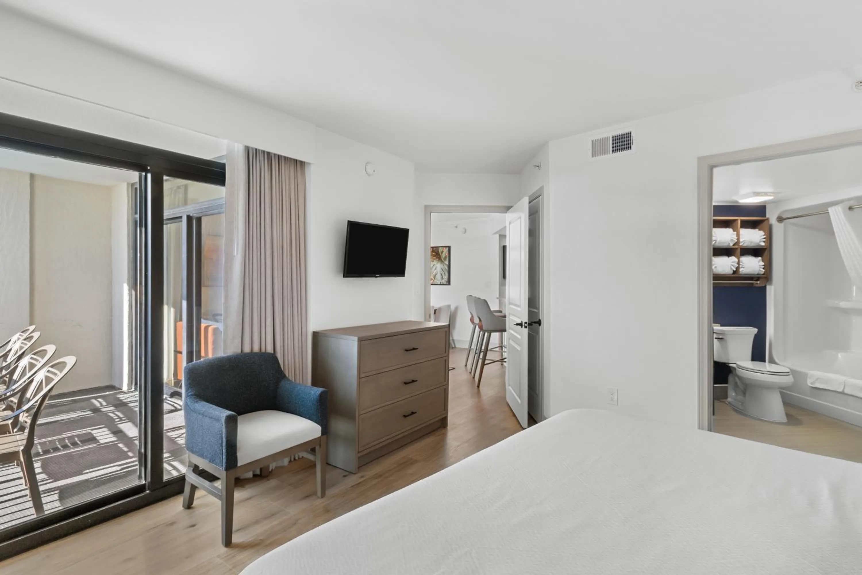 Bedroom, Bed in Ocean Reef Resort