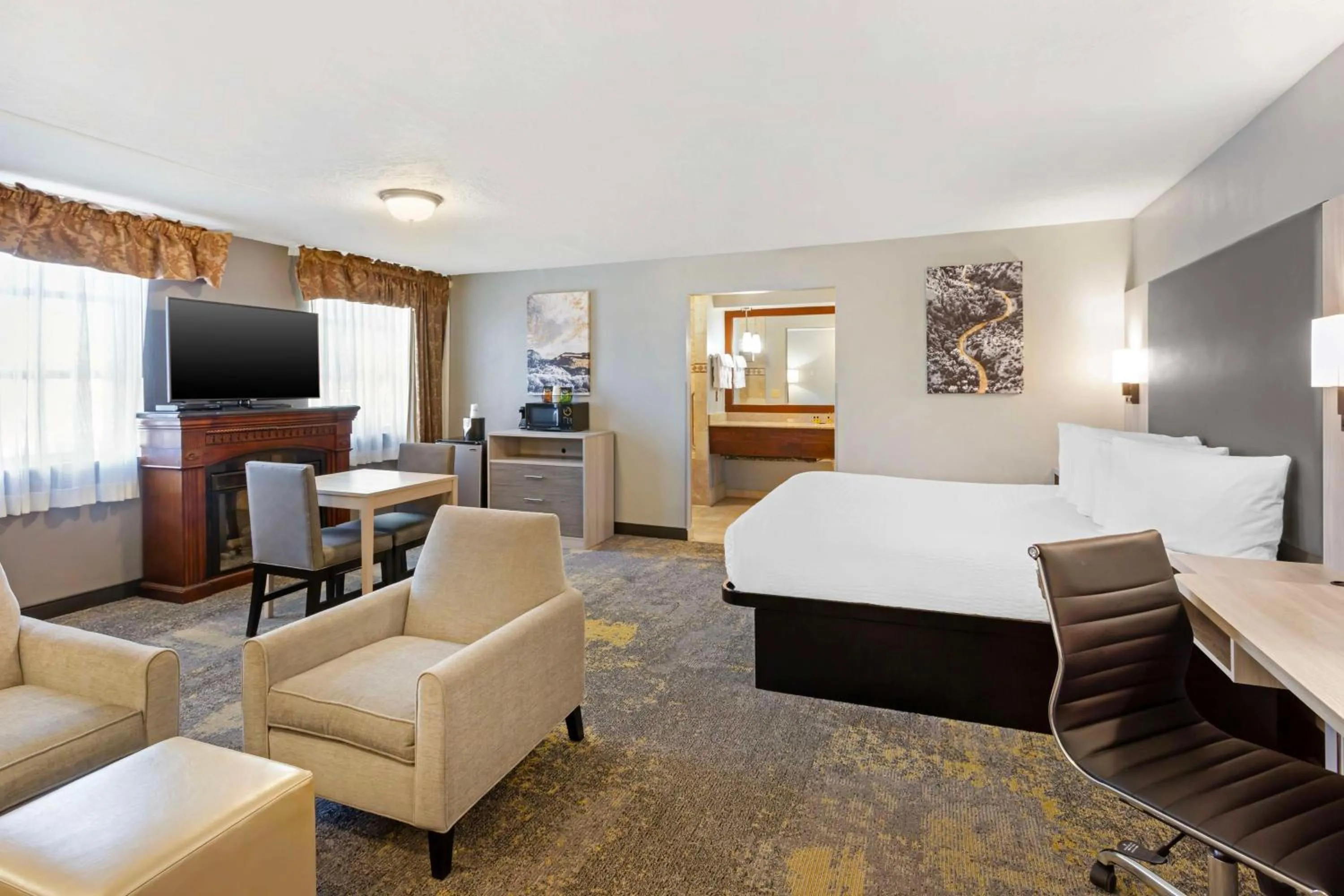 Bedroom, Bed in Best Western Plus Weston Inn