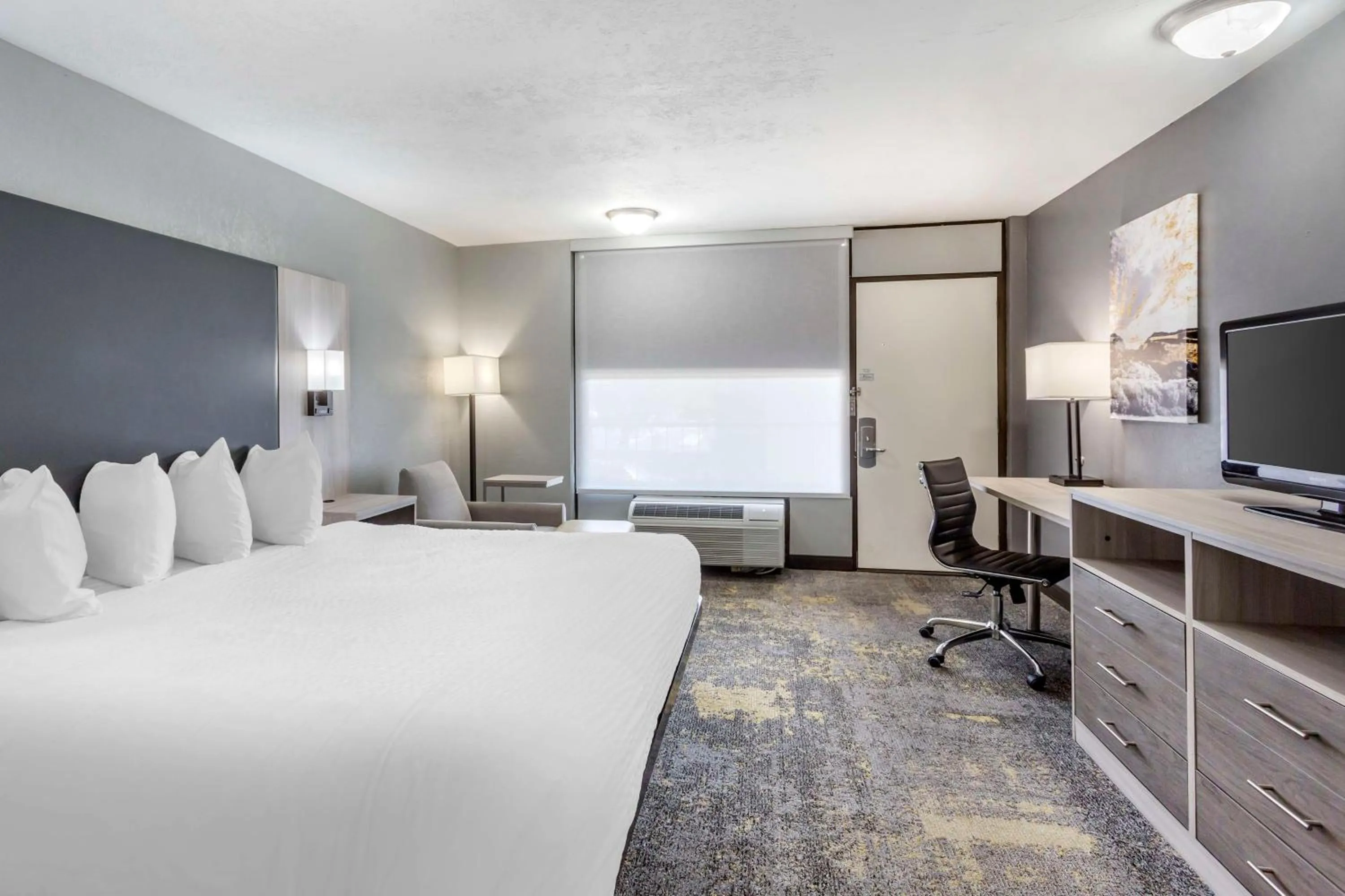 Bedroom, Bed in Best Western Plus Weston Inn