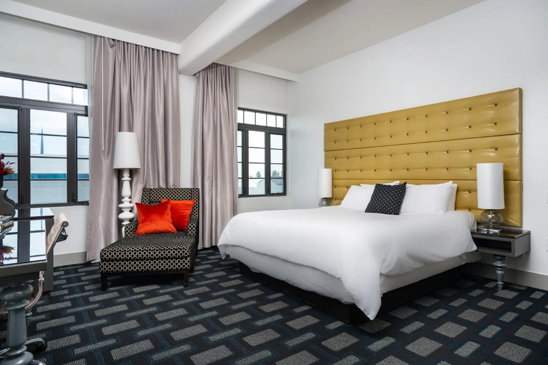 Photo of the whole room, Bed in Padre Hotel