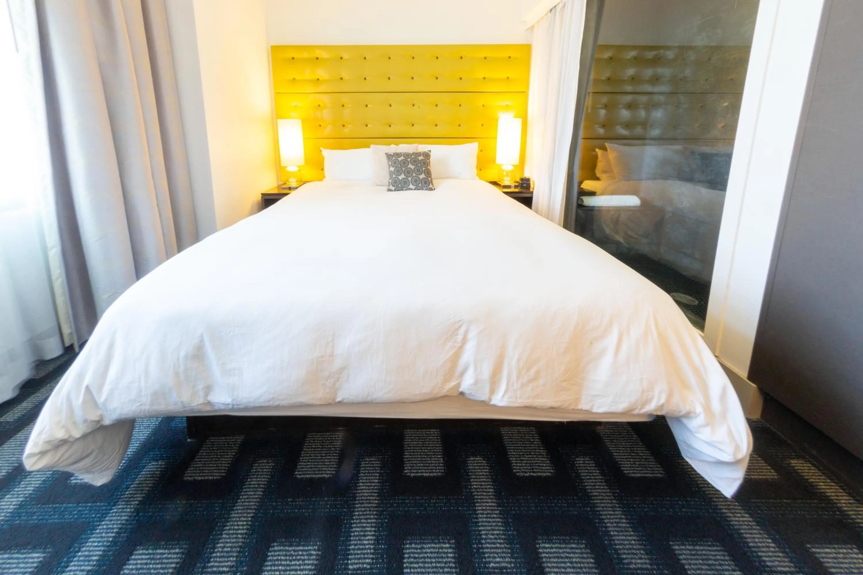 Bedroom, Bed in Padre Hotel