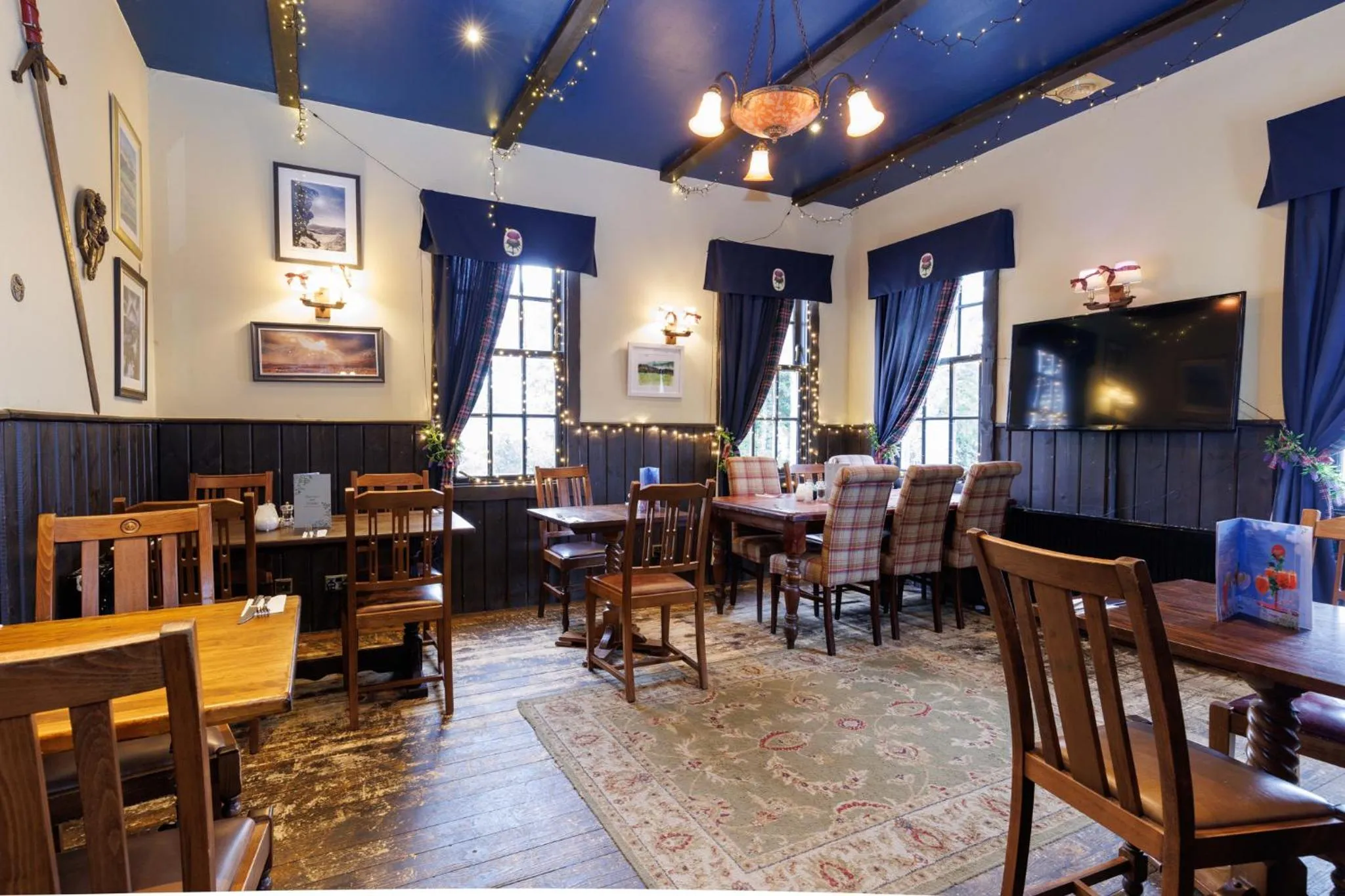 Restaurant/places to eat in Village Inn