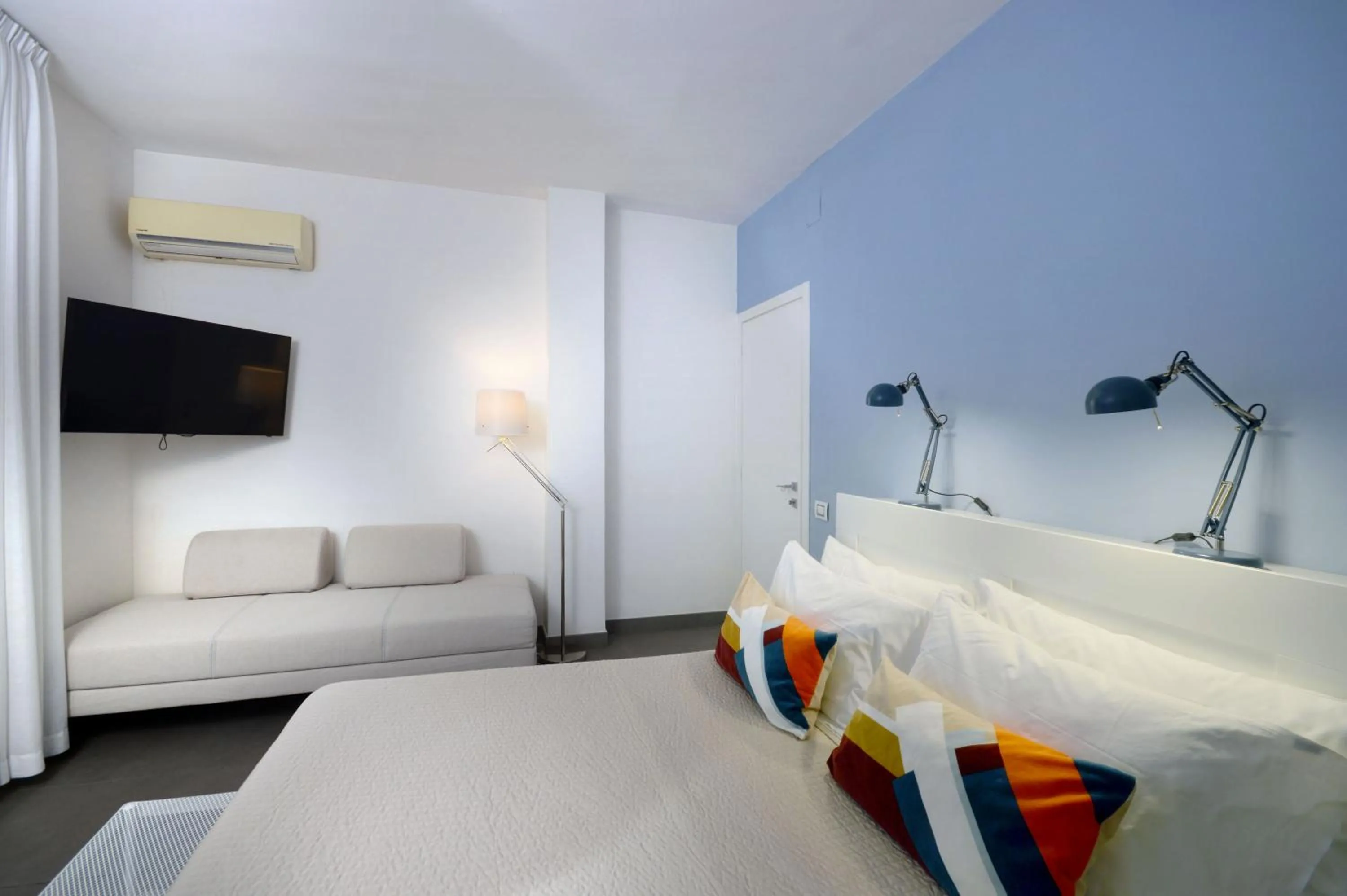 Bed in LA LOCANDA DELL'ARTE-DE GASPERI