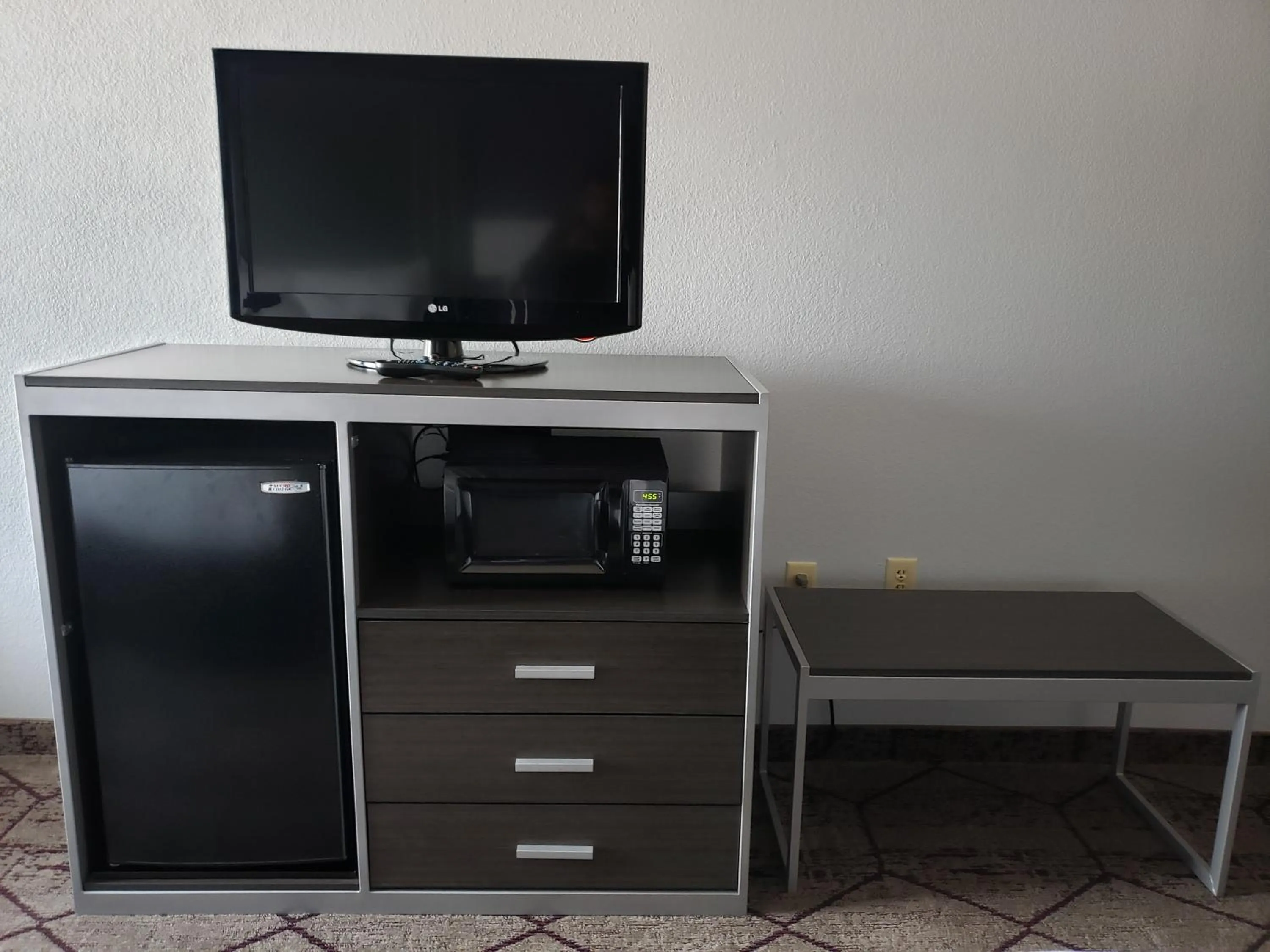 TV and multimedia in SureStay Plus Hotel by Best Western Warner Robins AFB