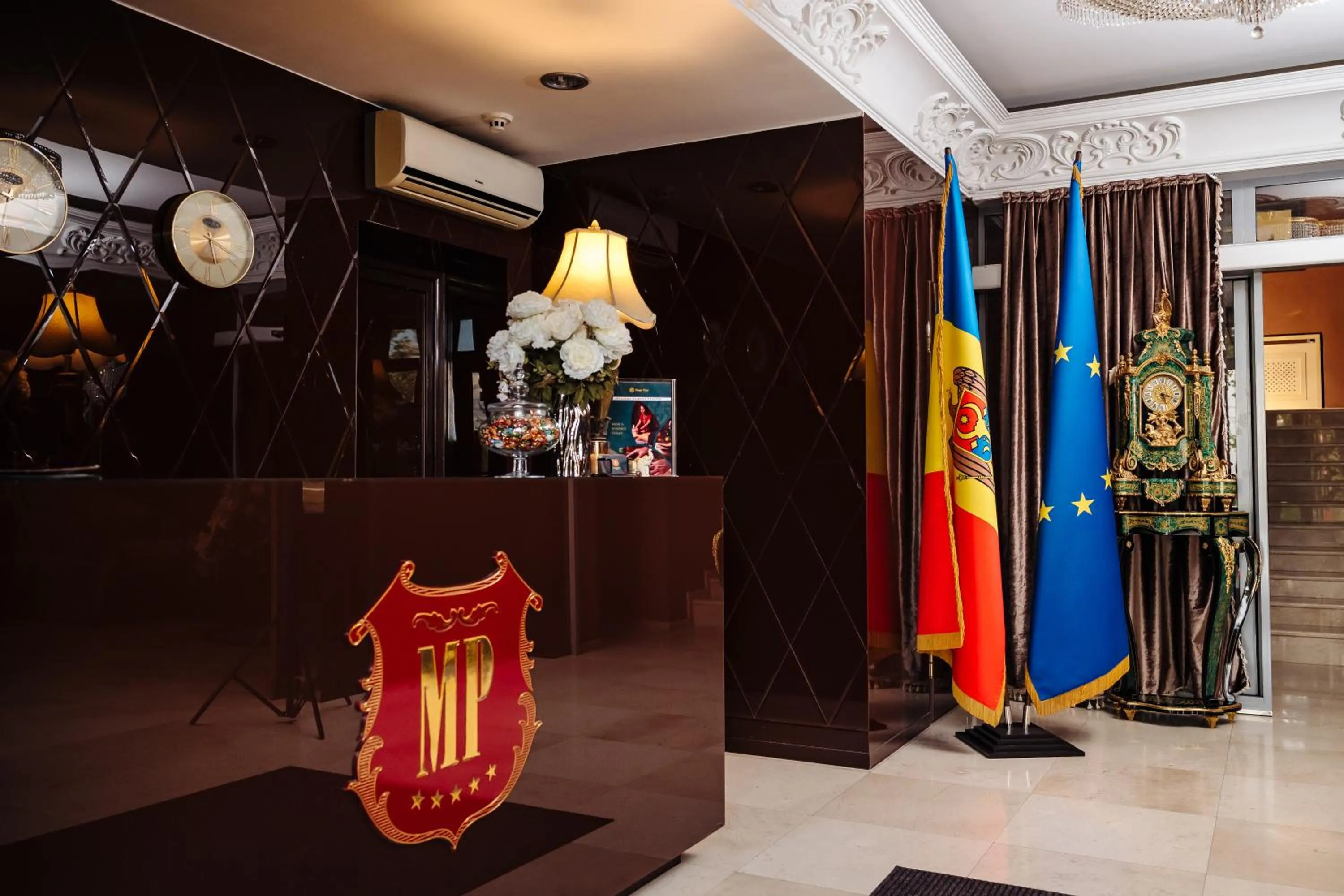 Lobby or reception in Maxim Pasha Hotel