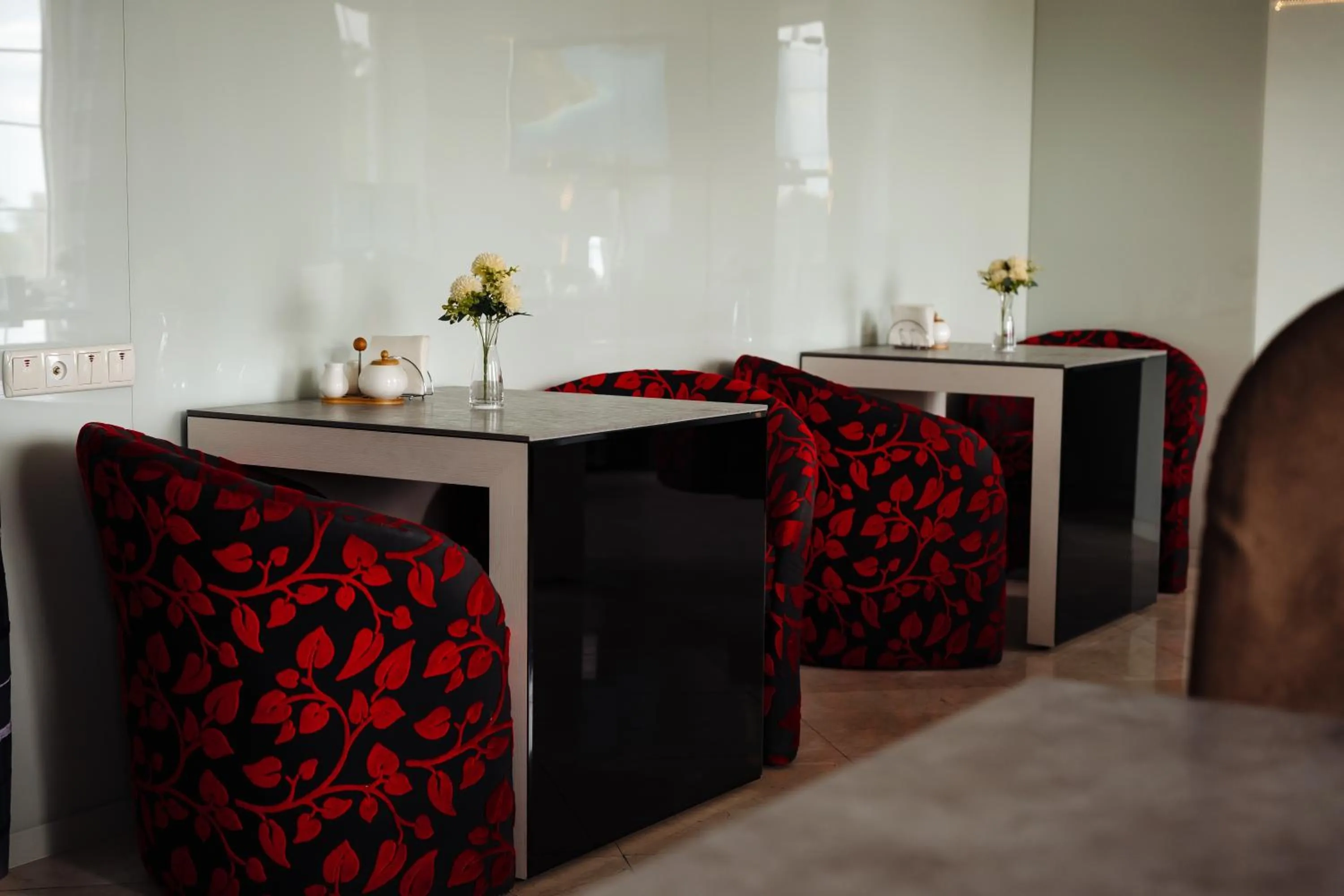 Restaurant/places to eat in Maxim Pasha Hotel