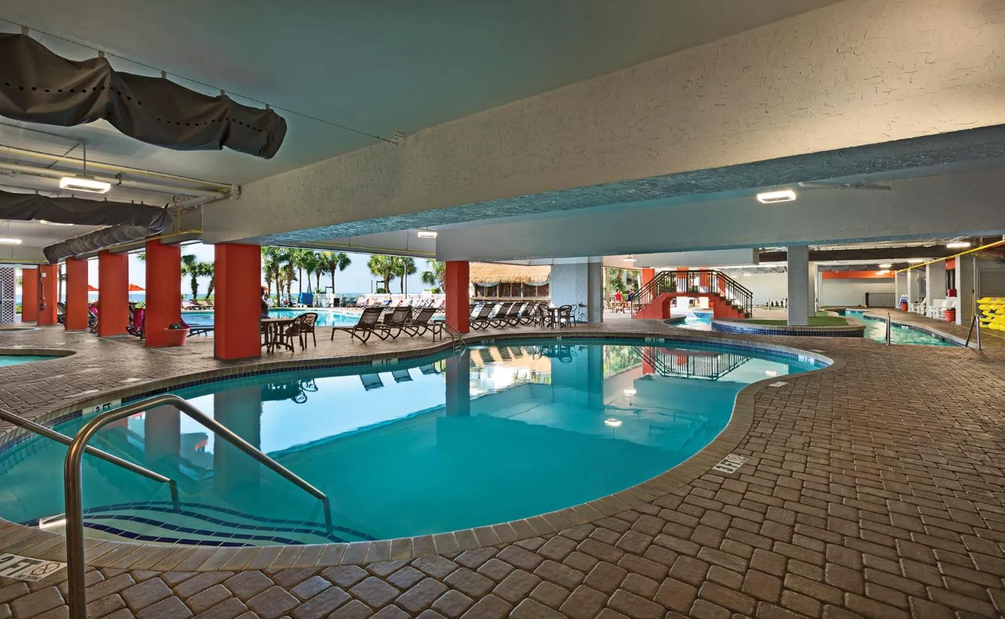 Swimming pool in Grande Cayman Resort