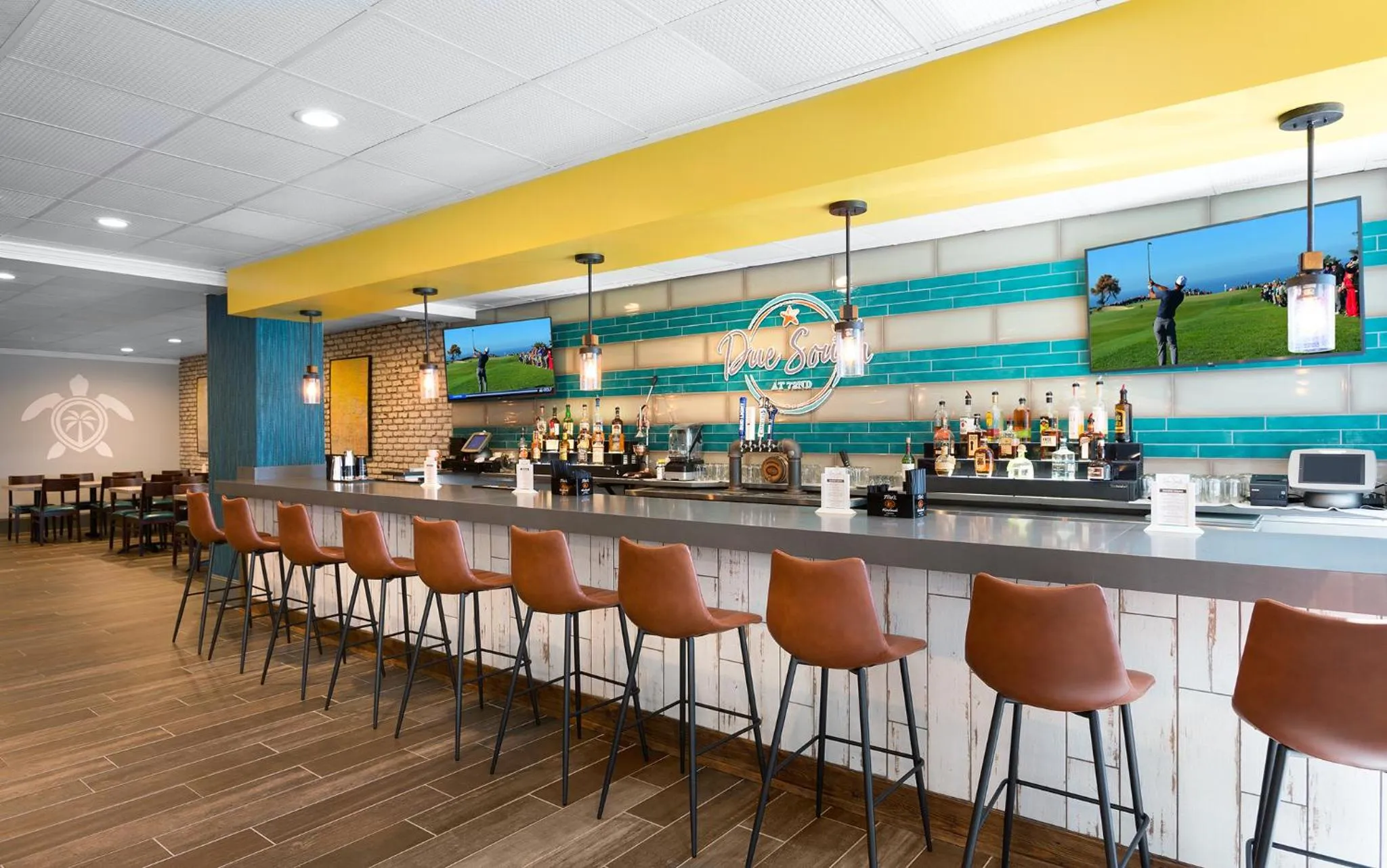 Restaurant/places to eat in Grande Cayman Resort