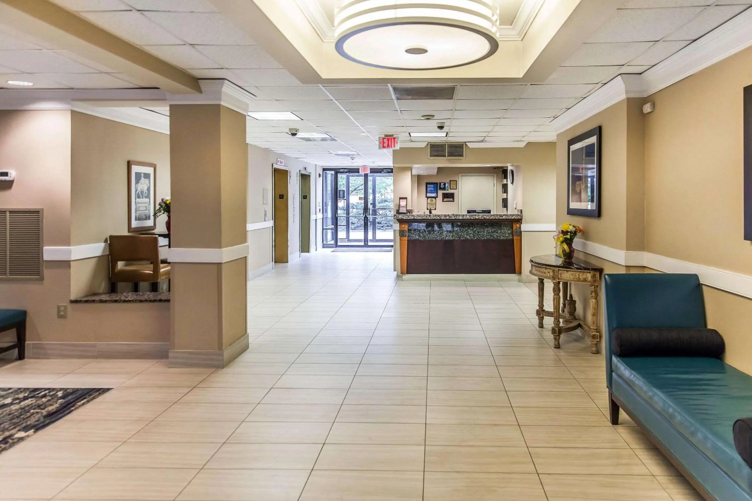 Lobby or reception in Comfort Inn Pentagon City