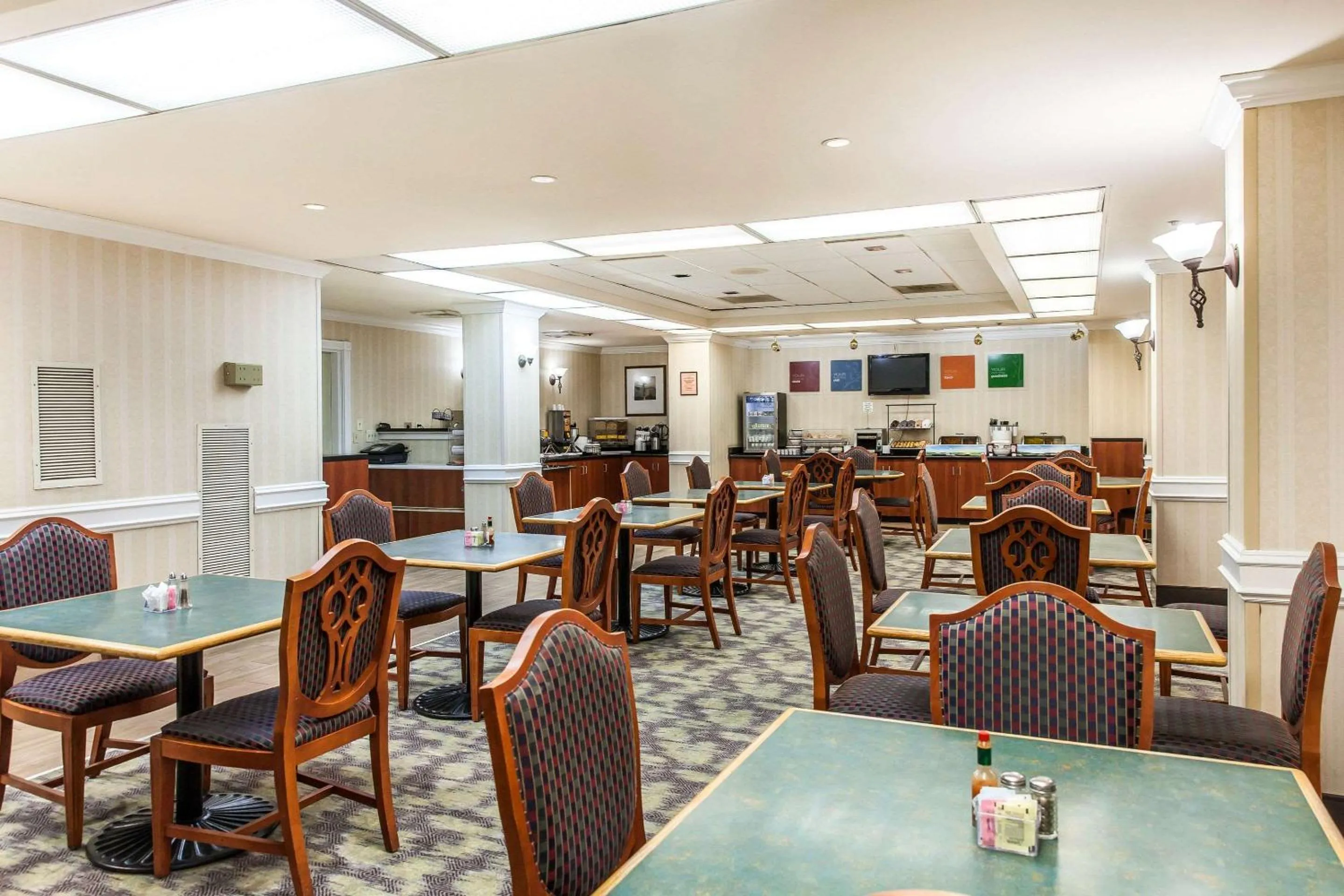 Restaurant/places to eat in Comfort Inn Pentagon City