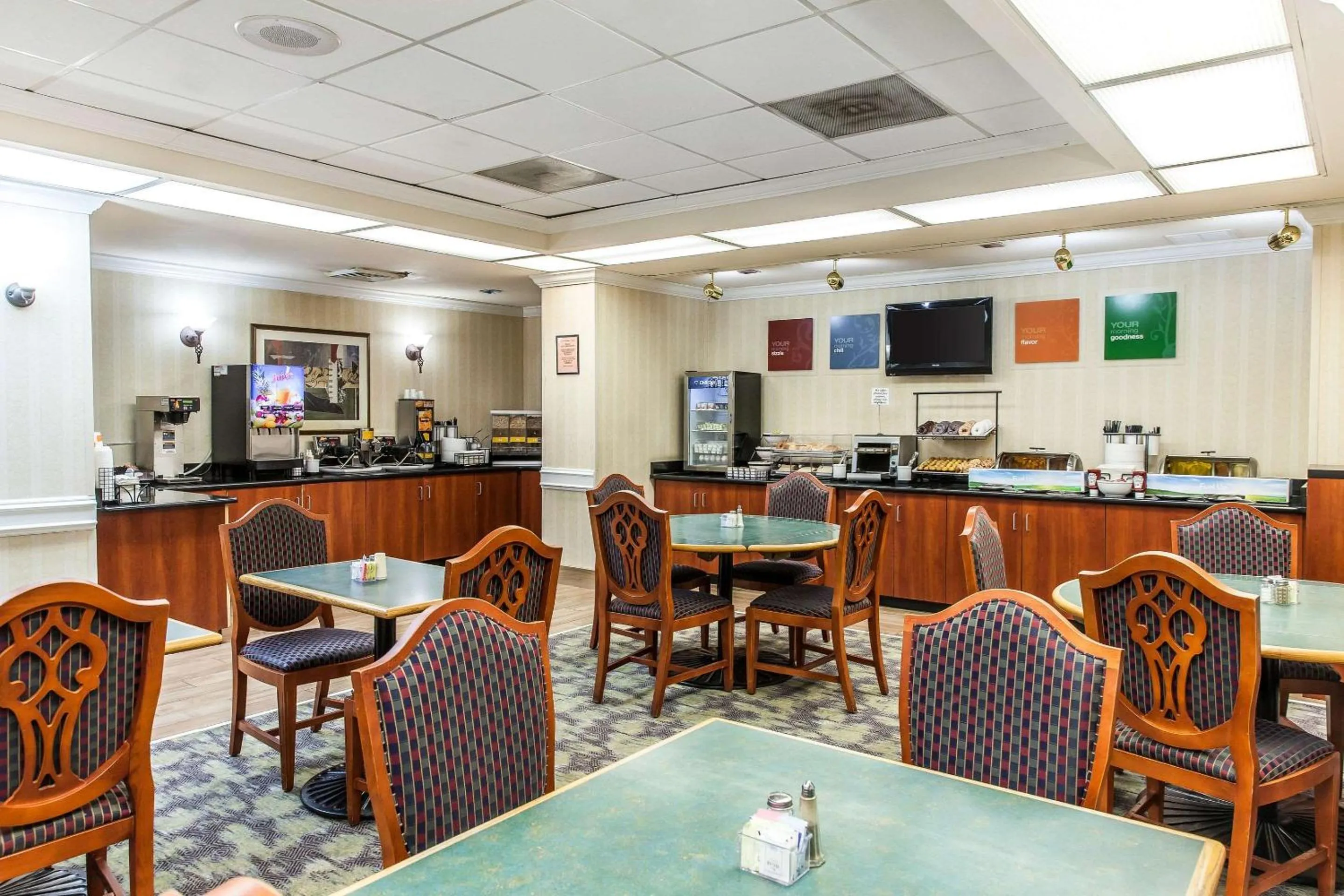 Restaurant/places to eat in Comfort Inn Pentagon City