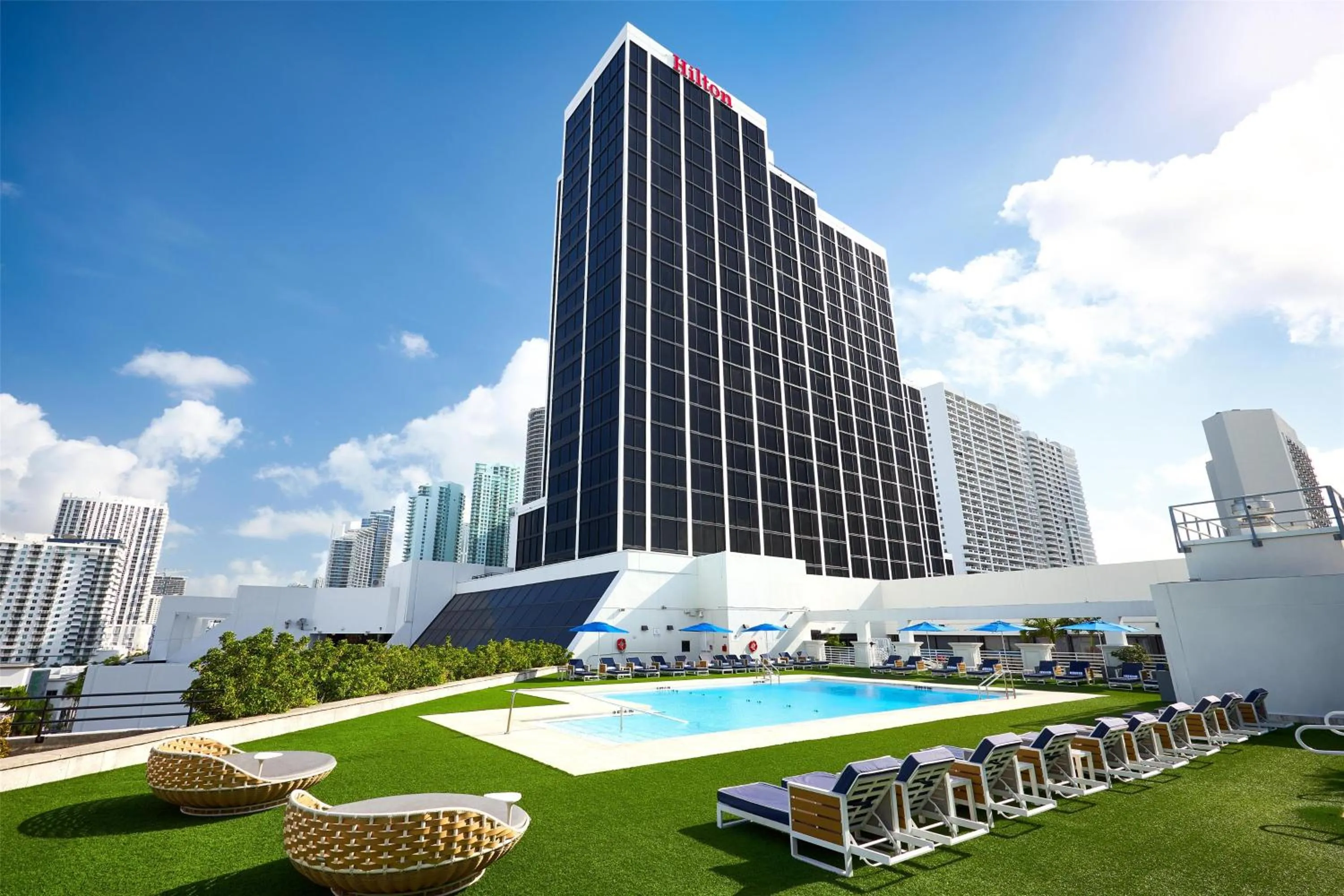 Property building in Hilton Miami Downtown