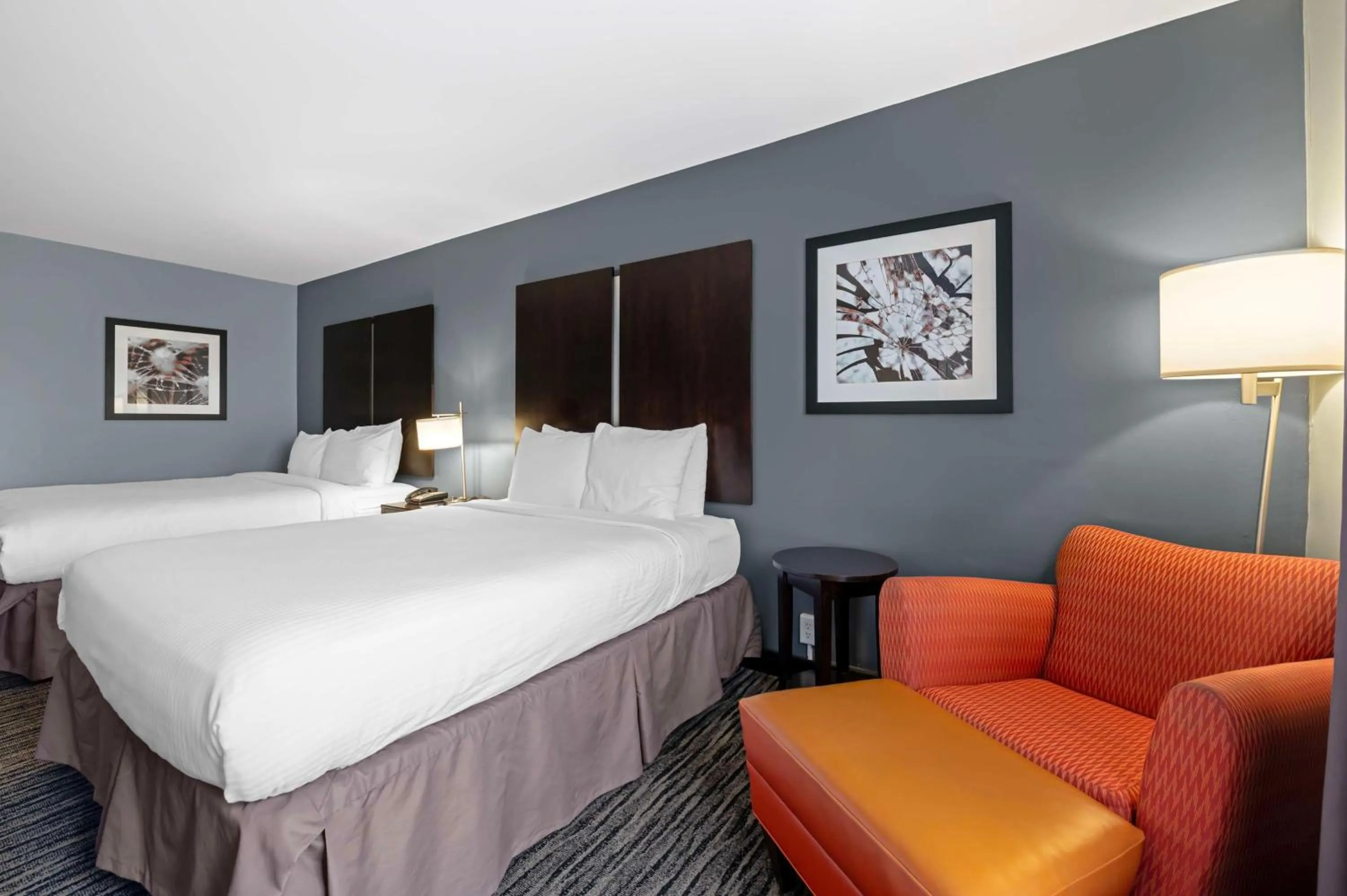 Bedroom, Bed in Best Western University Inn at Valparaiso