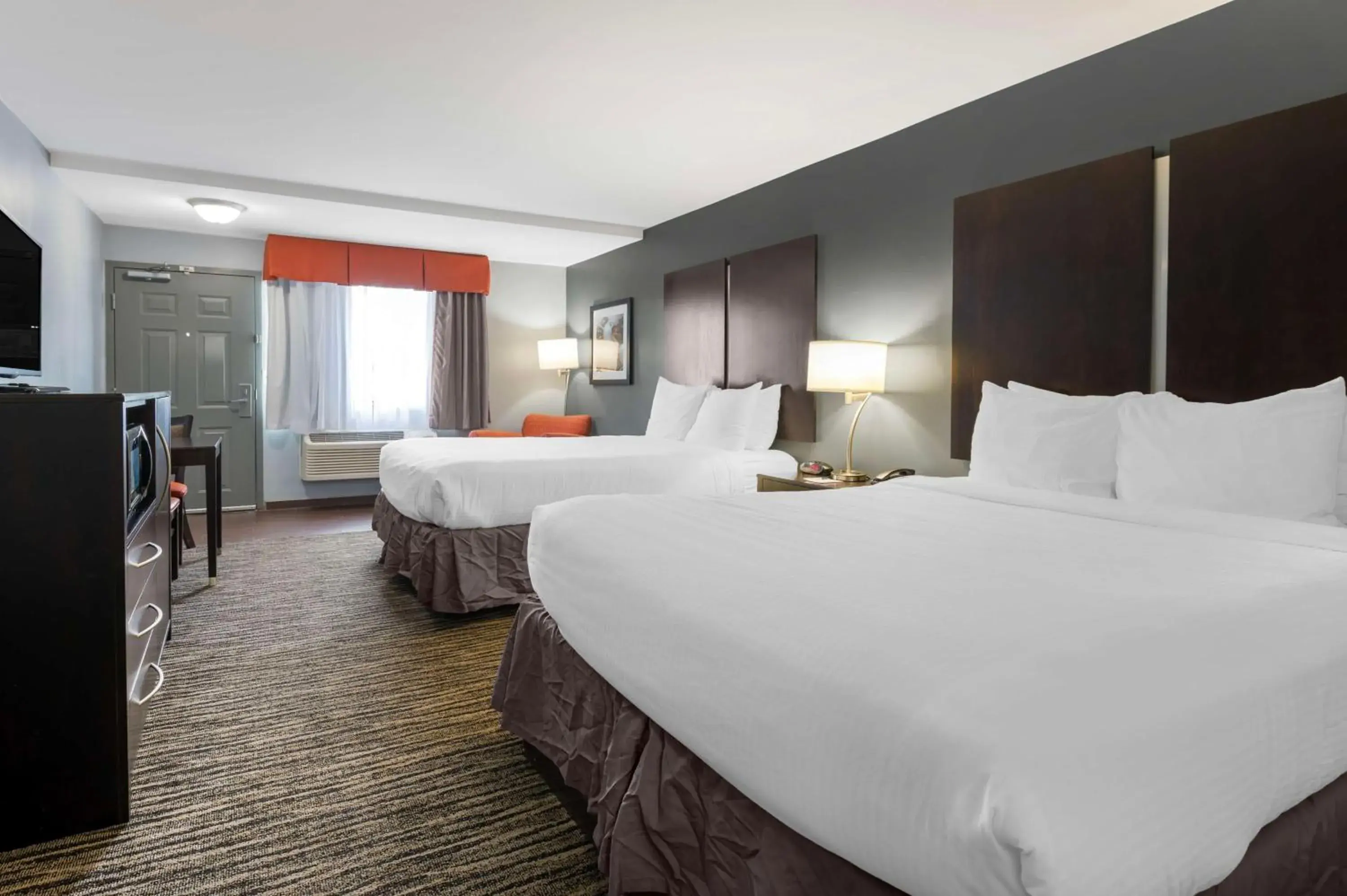 Queen Room with Two Queen Beds - Exterior Access in Best Western University Inn at Valparaiso Queen Room with Two Queen Beds - Exterior Access in Best Western University Inn at Valparaiso