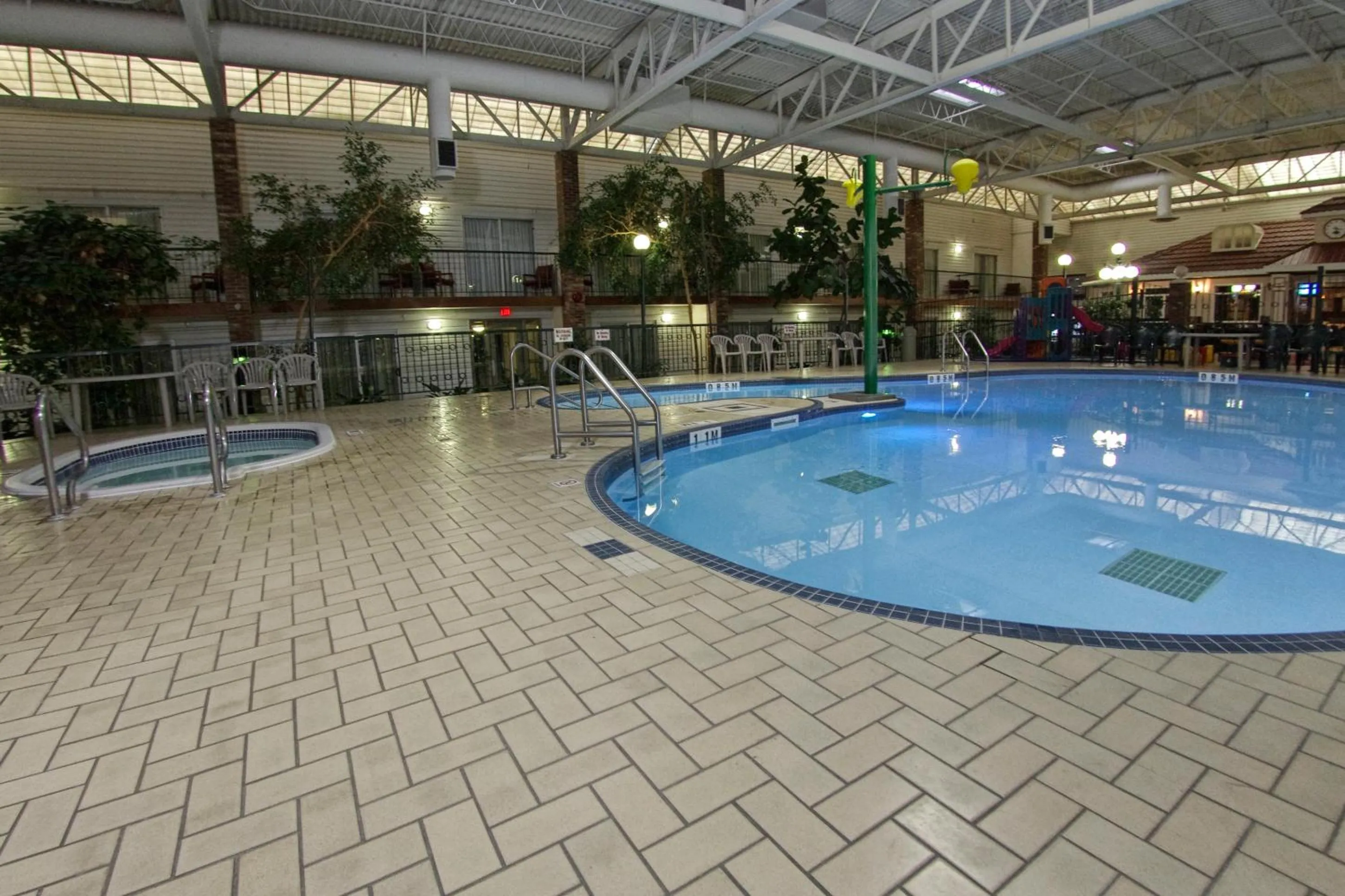Swimming pool in Victoria Inn Hotel & Convention Centre Brandon