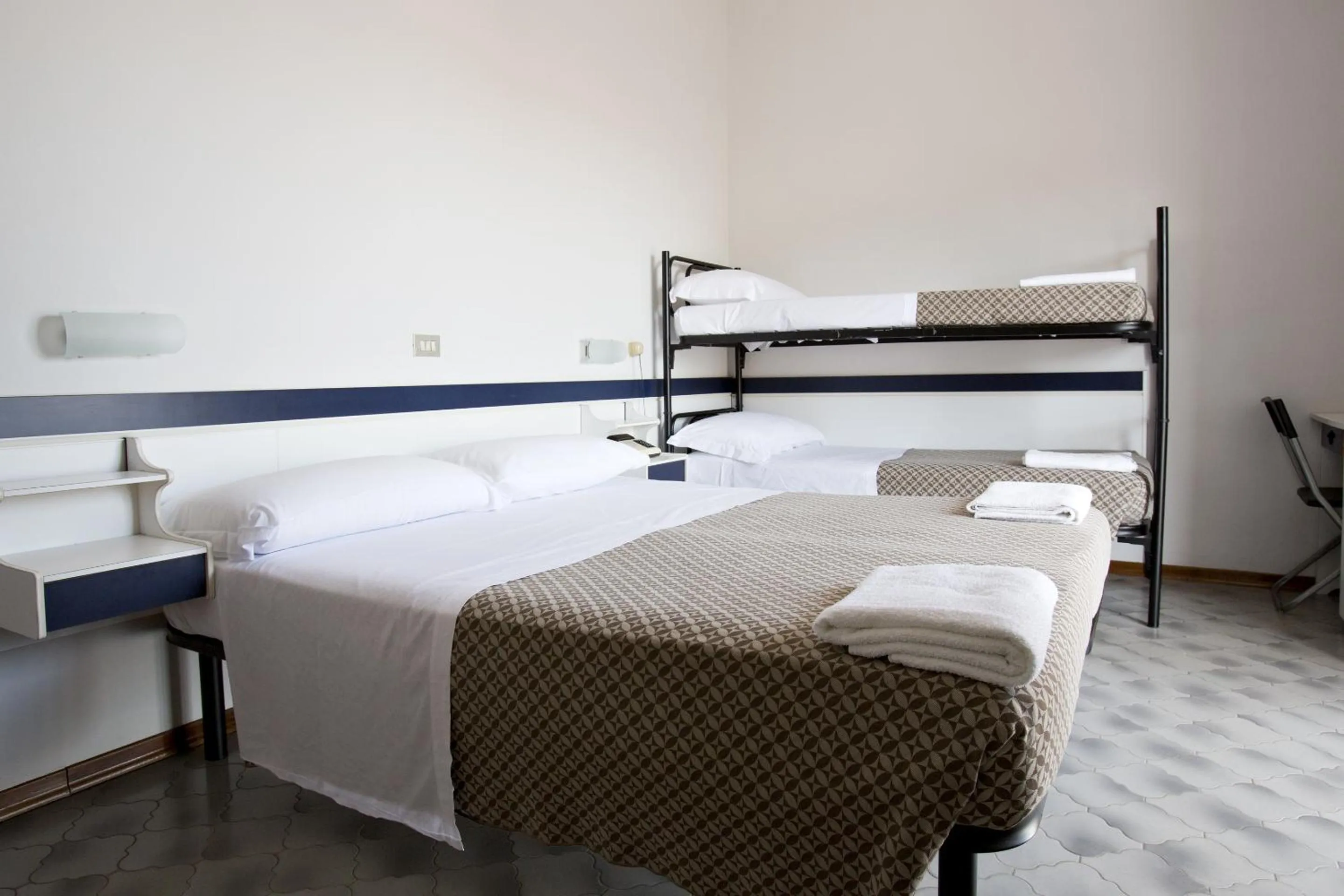 bunk bed in Hotel B&B Avana