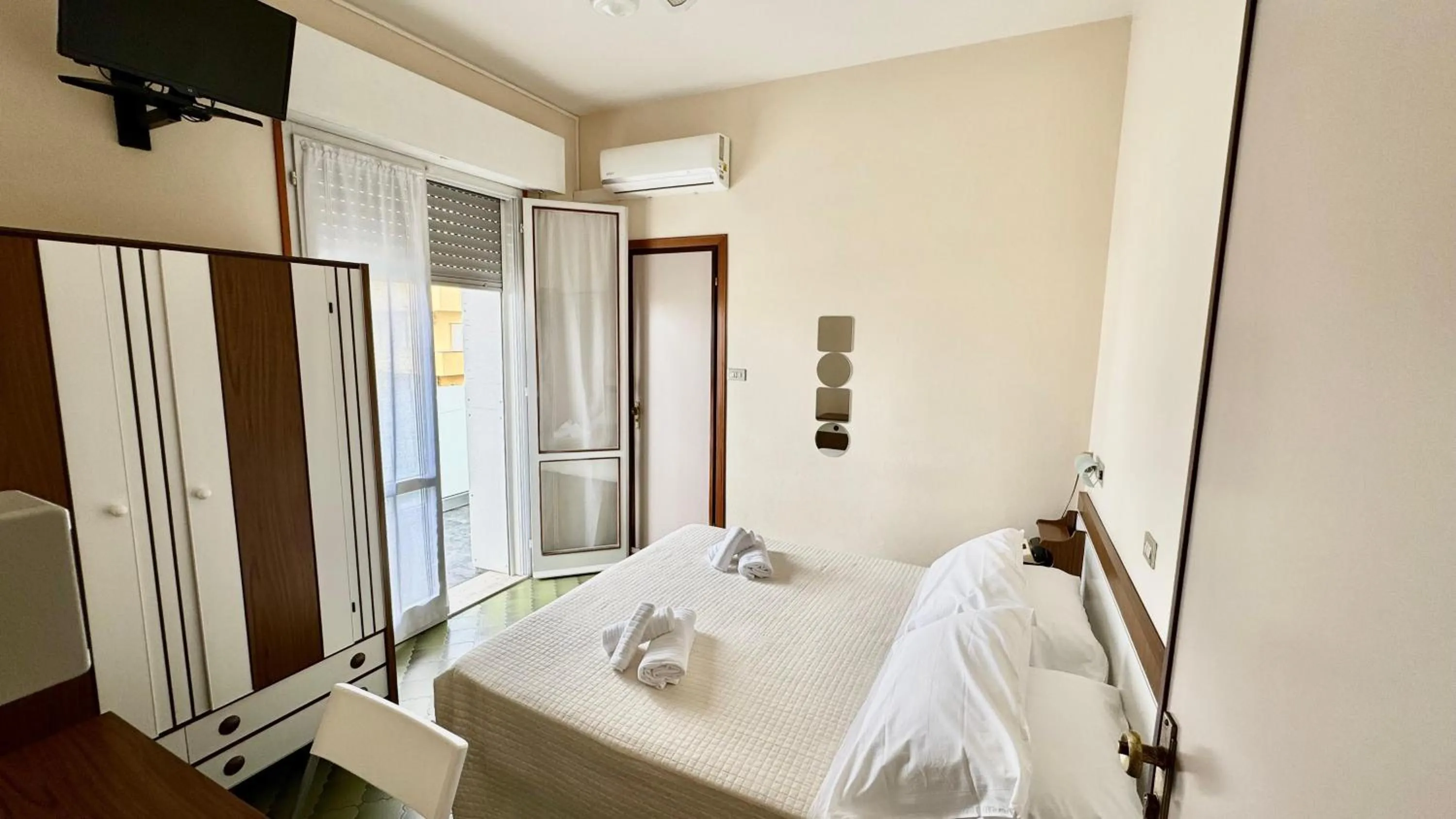 Bedroom, Bed in Hotel B&B Avana