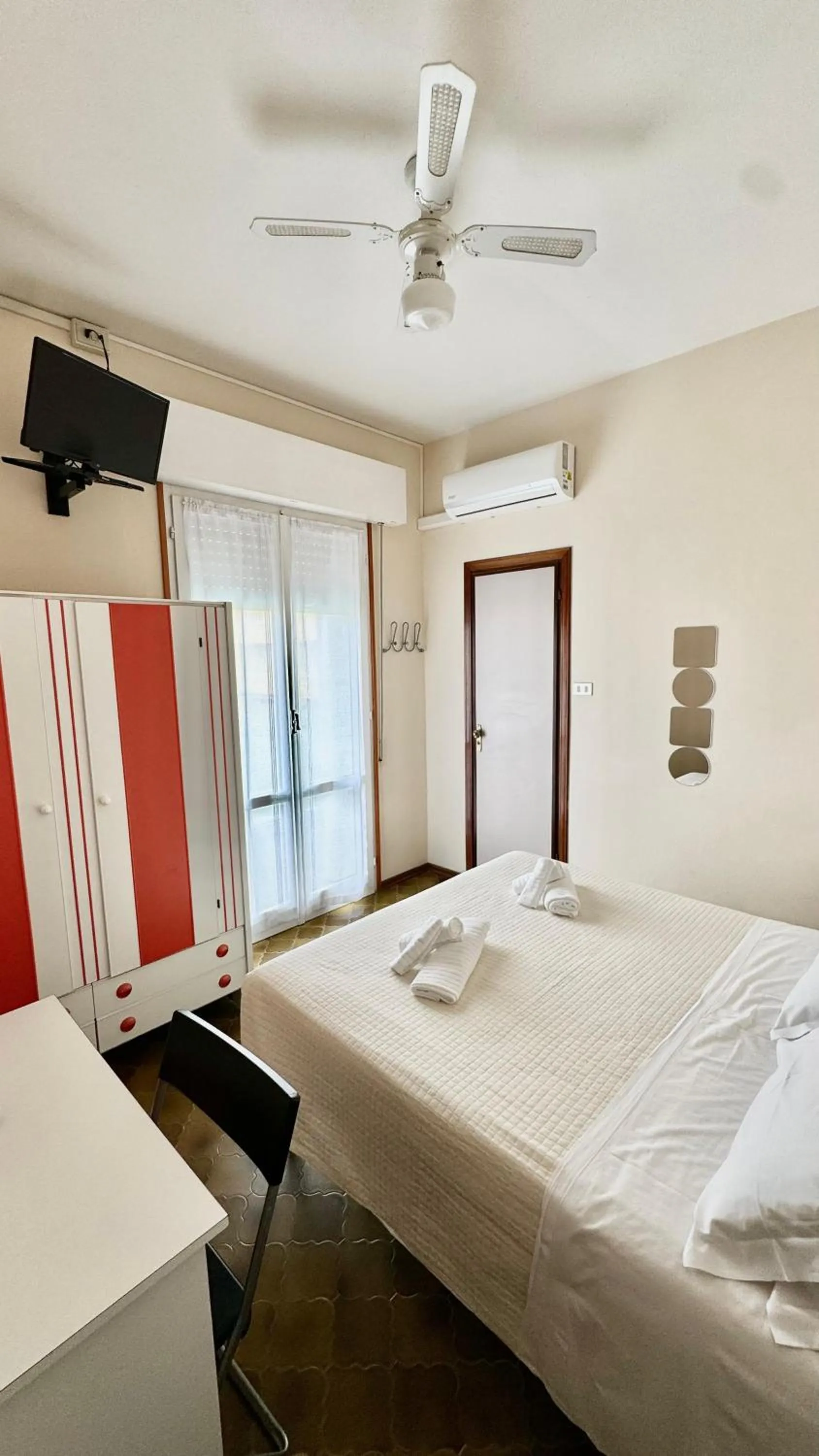 Bedroom, Bed in Hotel B&B Avana