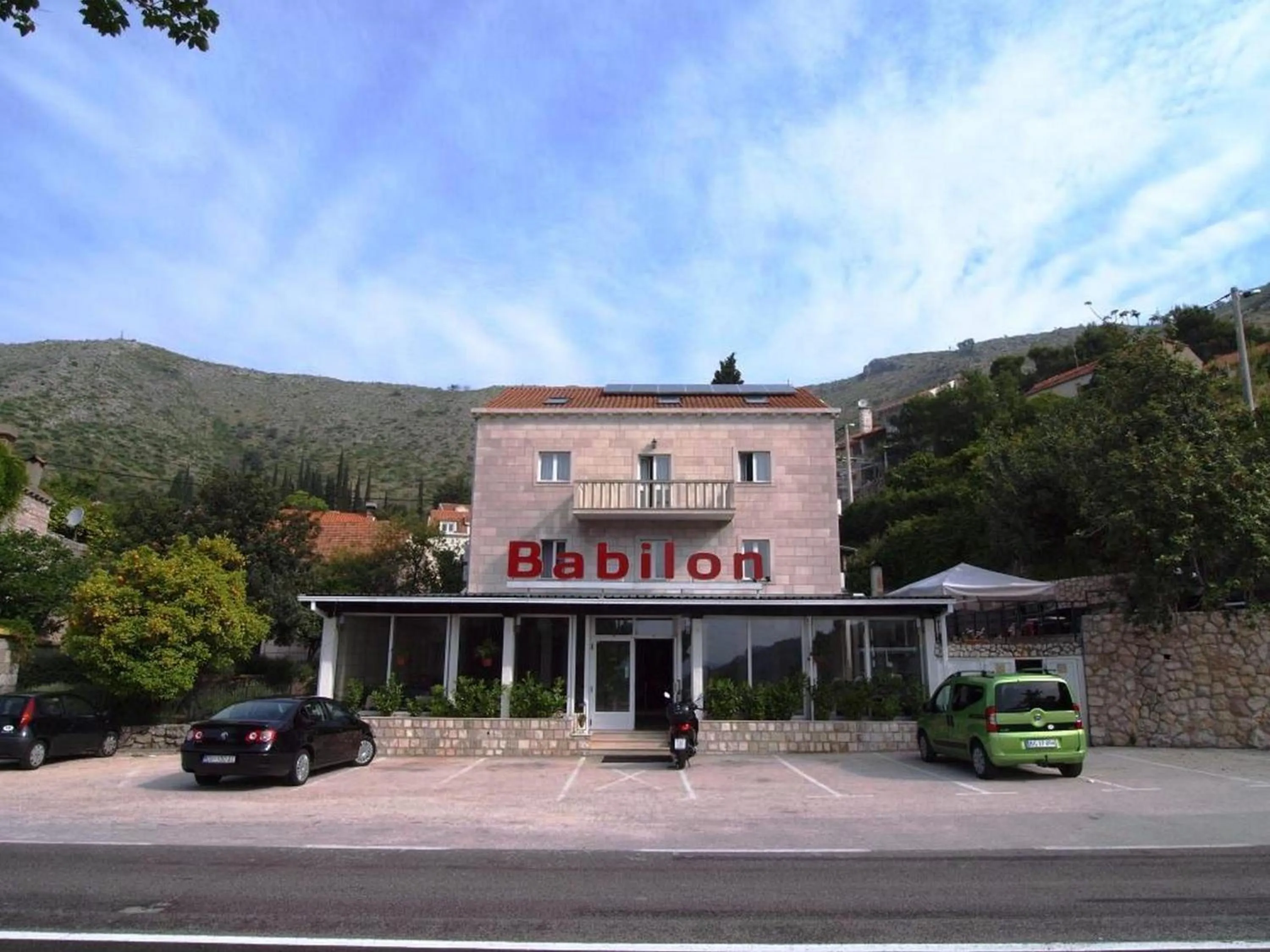 Property building in Villa Babilon