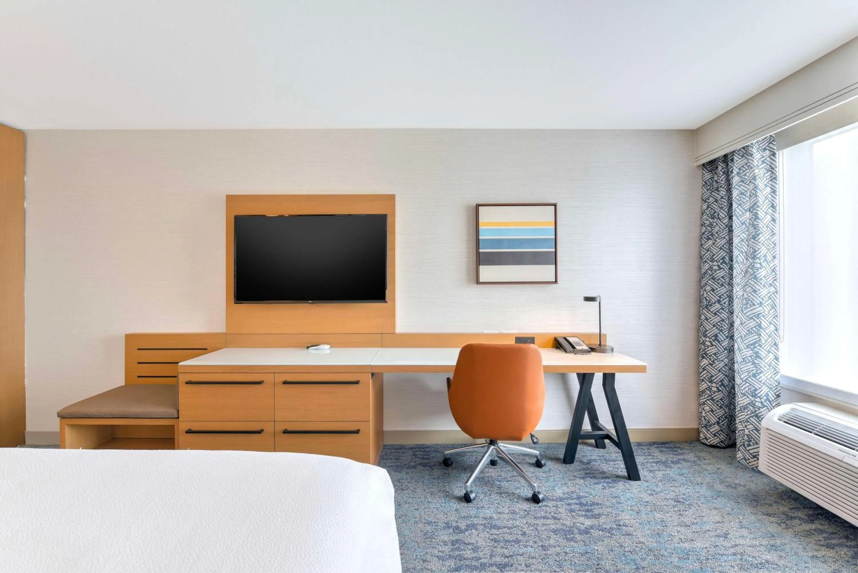 Bedroom, Bed in Hilton Garden Inn LAX - El Segundo