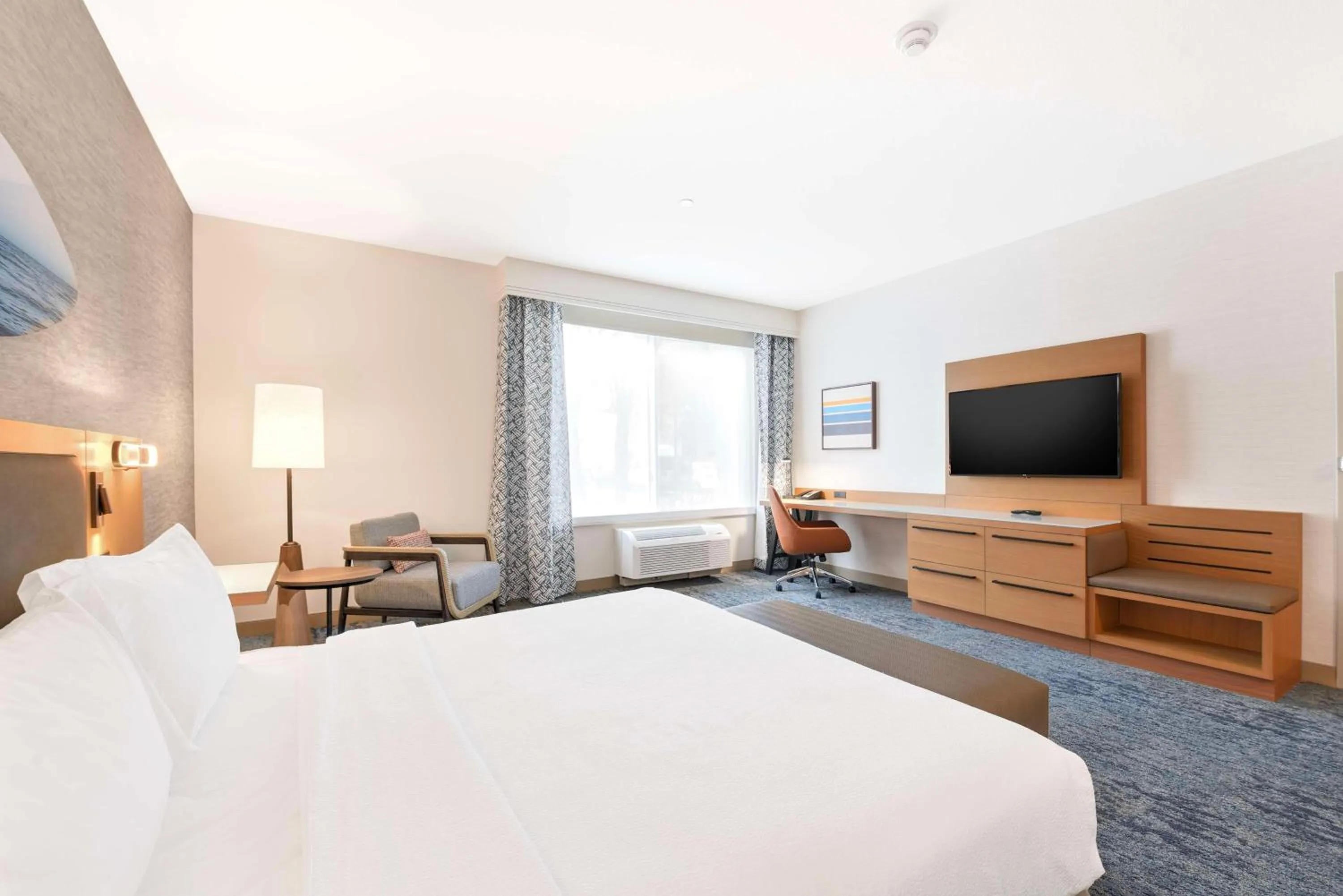 Bedroom, Bed in Hilton Garden Inn LAX - El Segundo