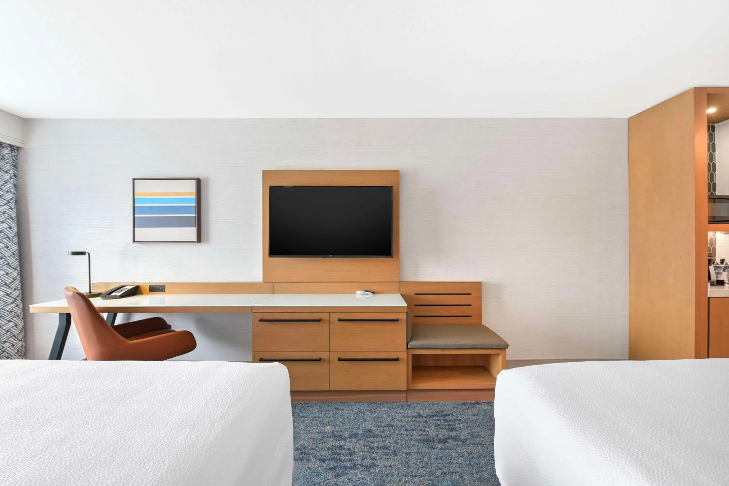 Bedroom, Bed in Hilton Garden Inn LAX - El Segundo