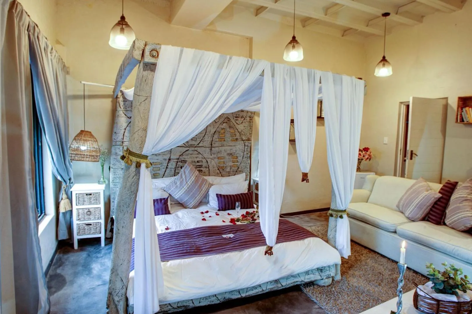 Photo of the whole room, Bed in Bedrock Guest Studios