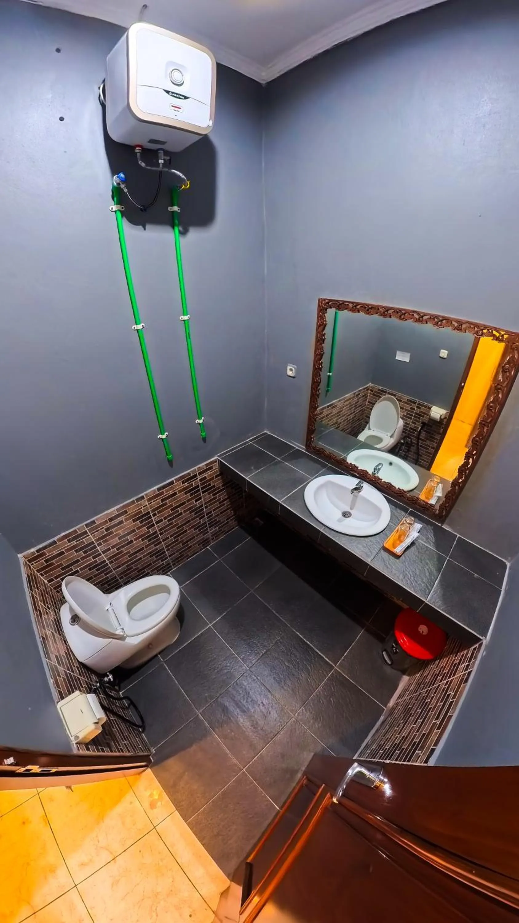 Bathroom in Ketapang Guesthouse Echo Beach Canggu