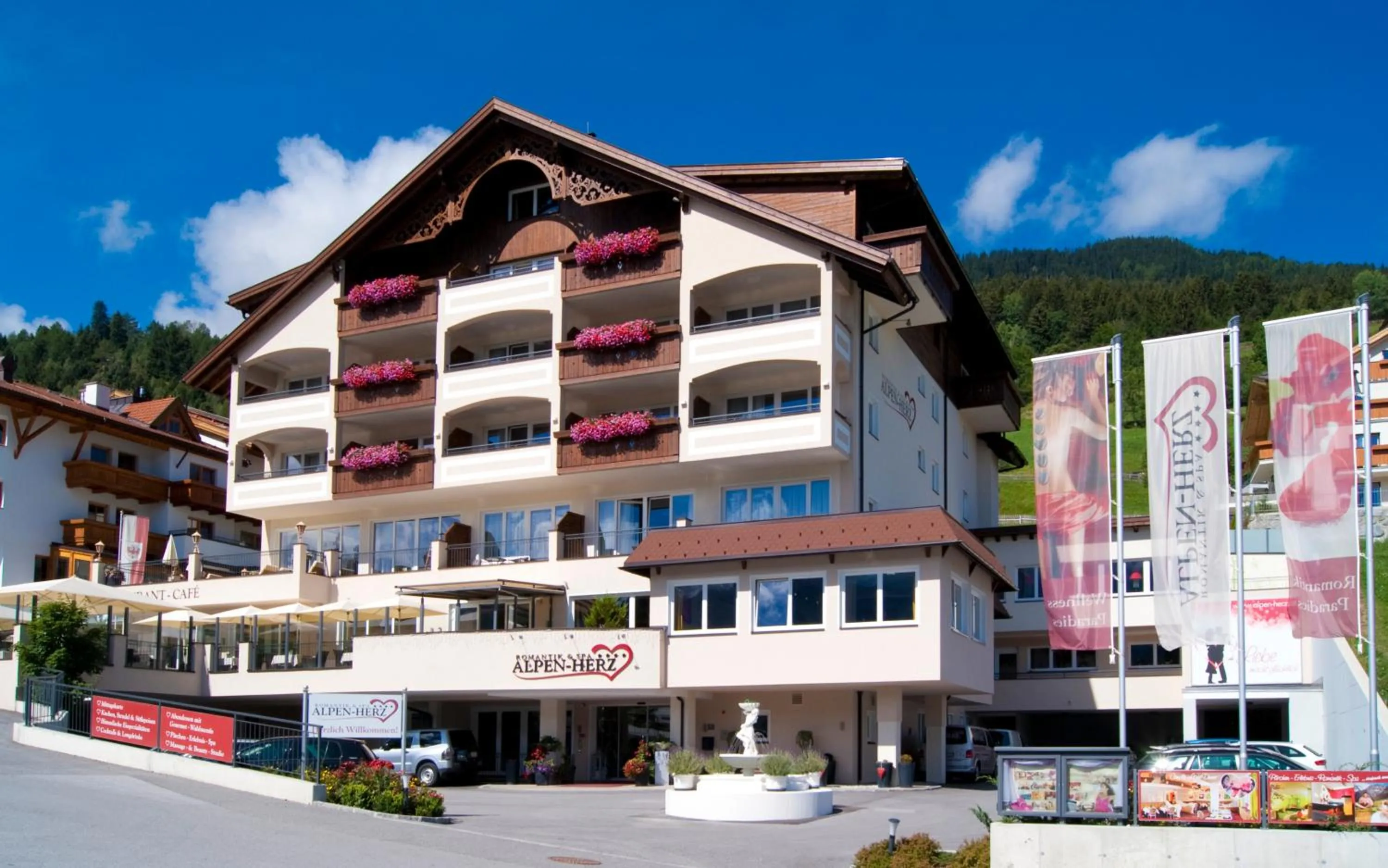 Facade/entrance in Alpen-Herz Romantik & Spa - Adults Only