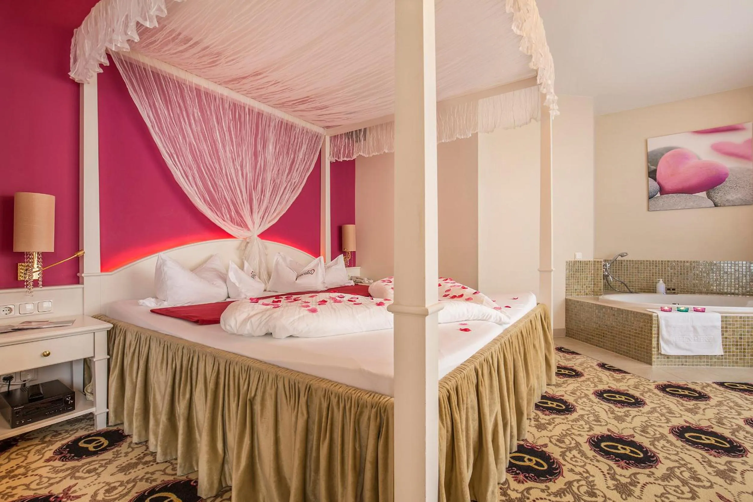 Bedroom, Bed in Alpen-Herz Romantik & Spa - Adults Only