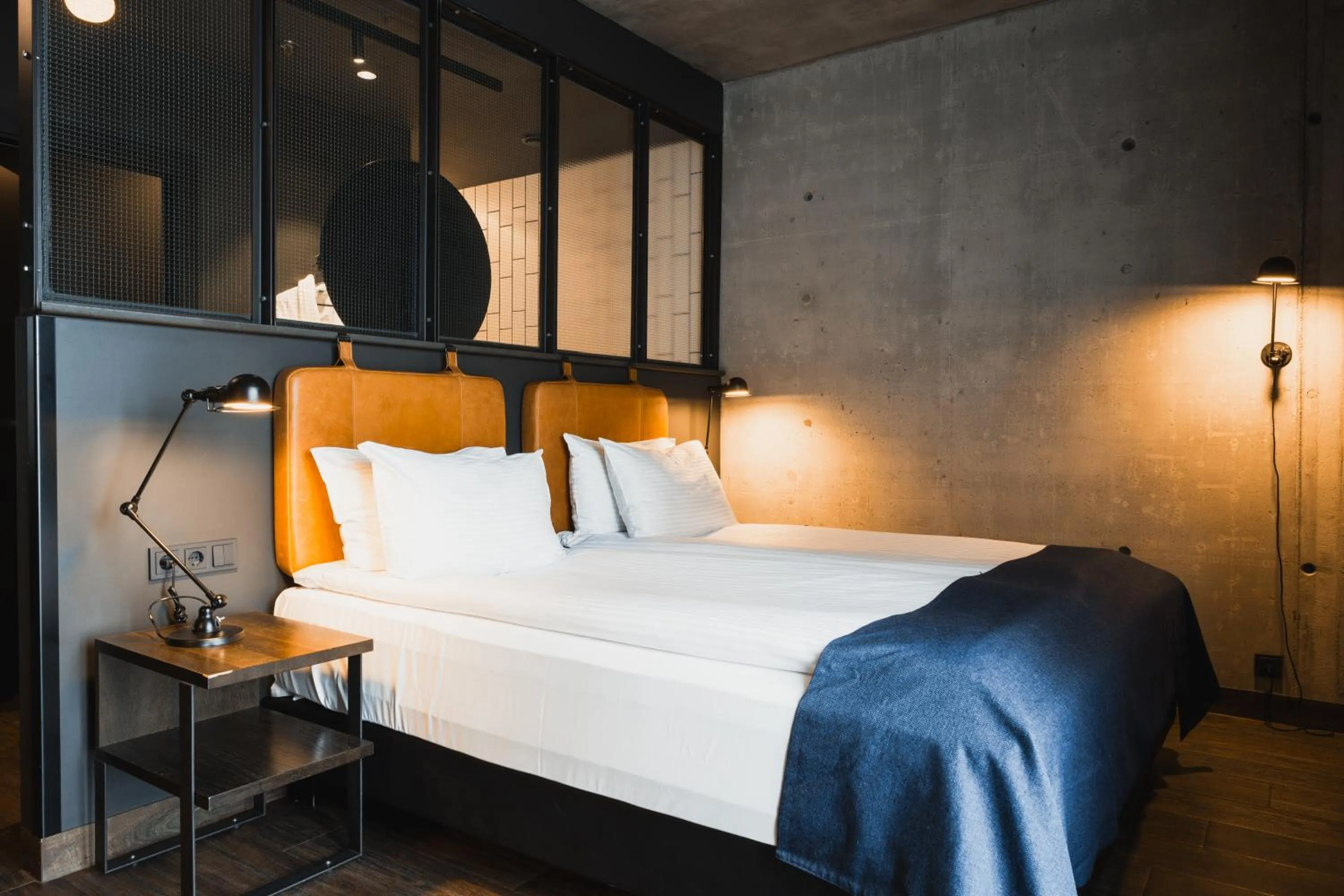 Bedroom, Bed in Exeter Hotel