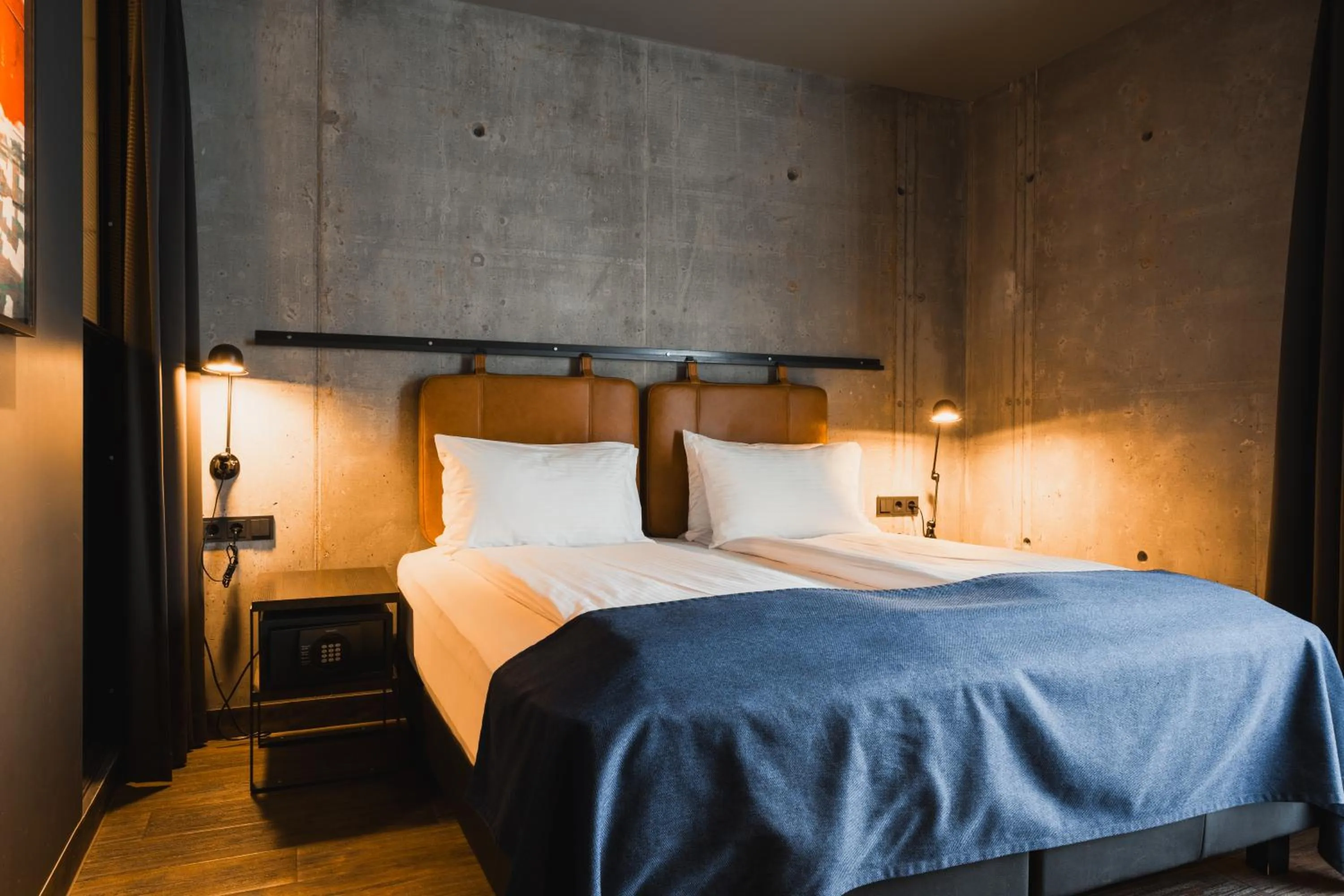 Bedroom, Bed in Exeter Hotel