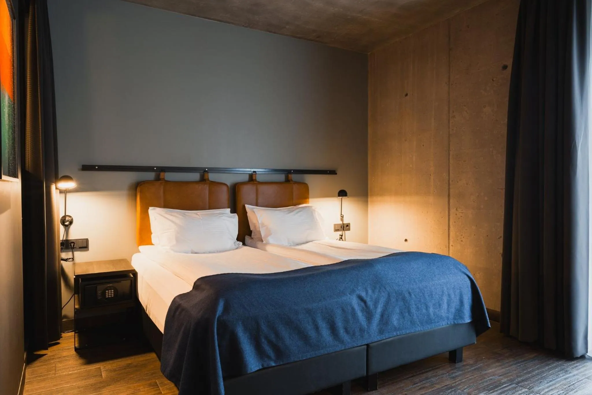 Bedroom, Bed in Exeter Hotel