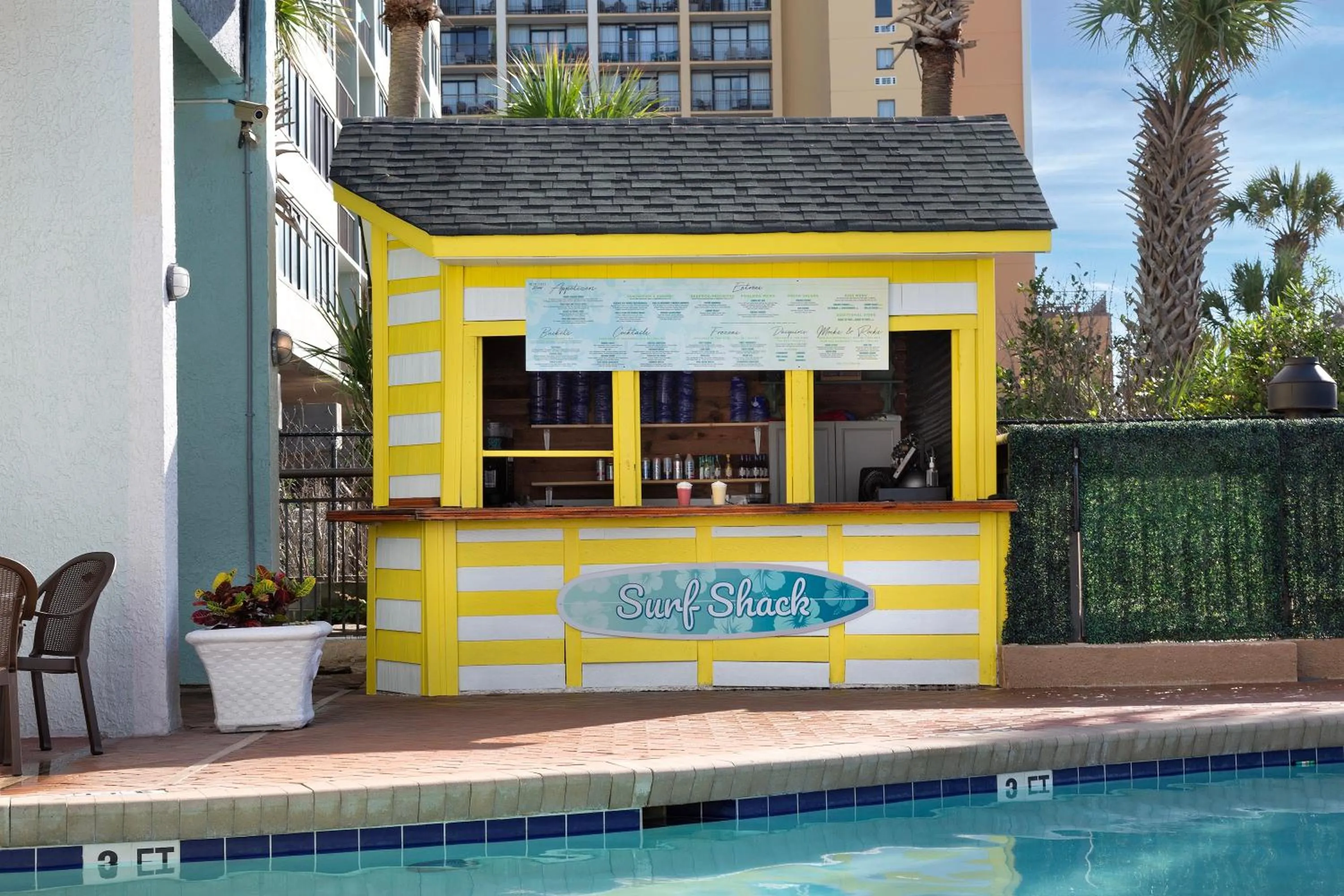 Food and drinks in Monterey Bay Suites